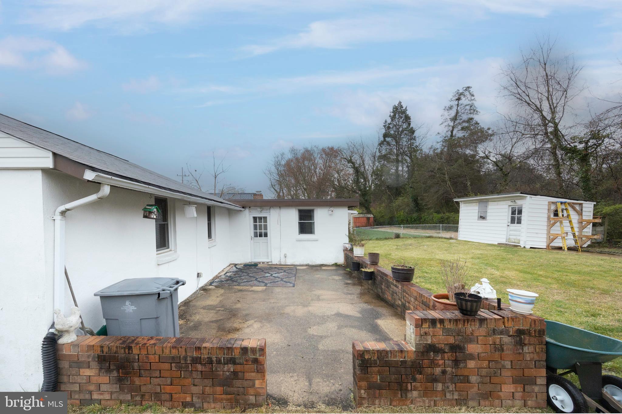 BURGUNDY MANOR - Residential