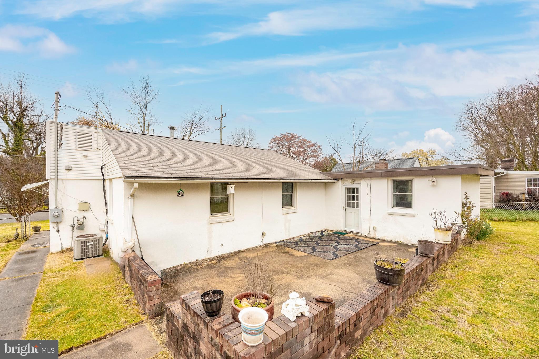 BURGUNDY MANOR - Residential