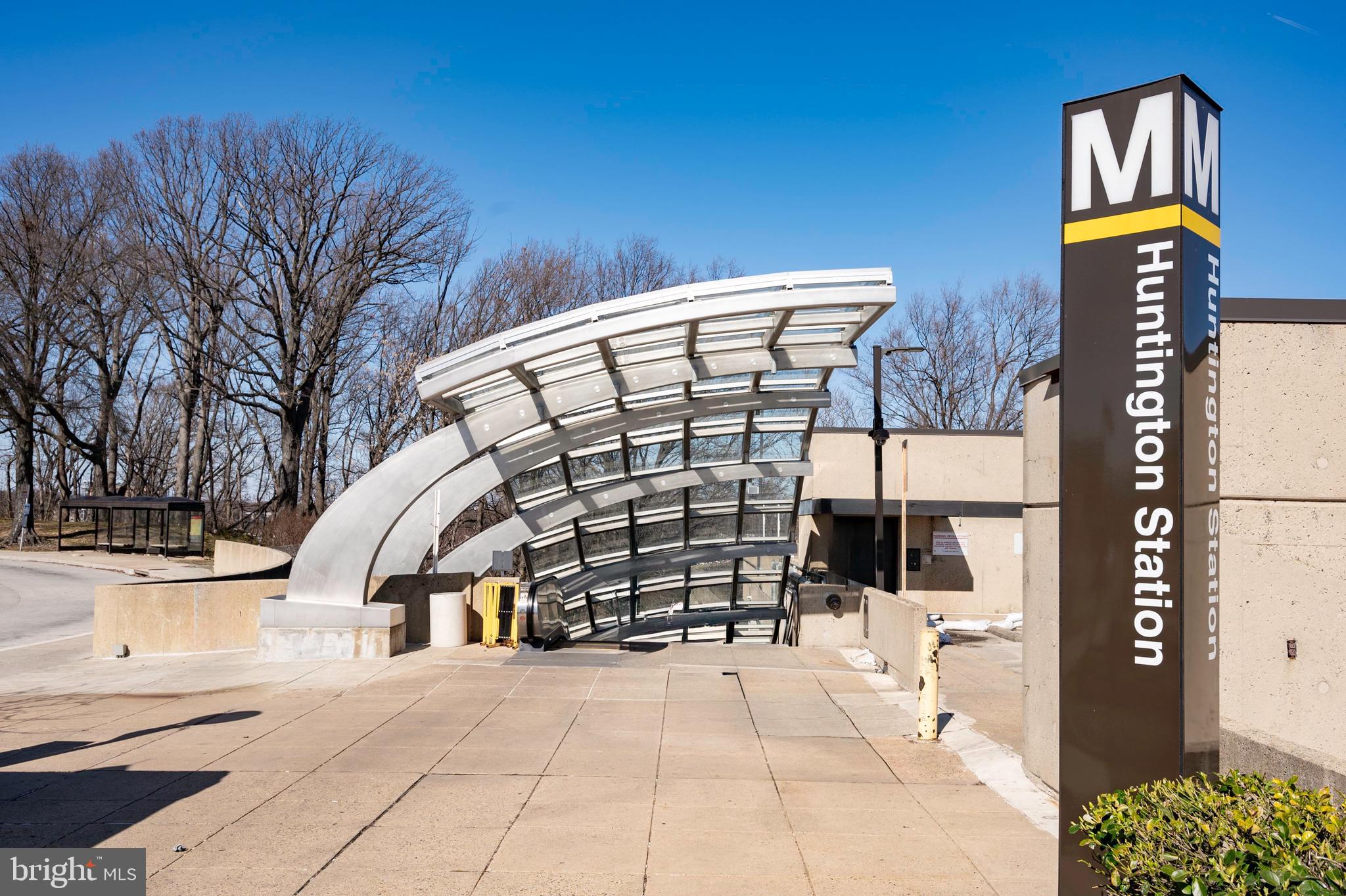 BURGUNDY MANOR - Residential