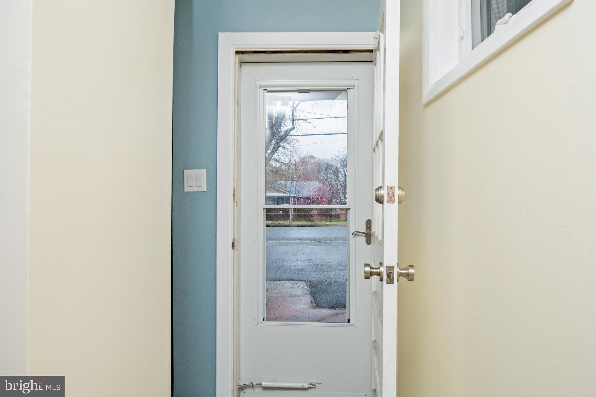 BURGUNDY MANOR - Residential