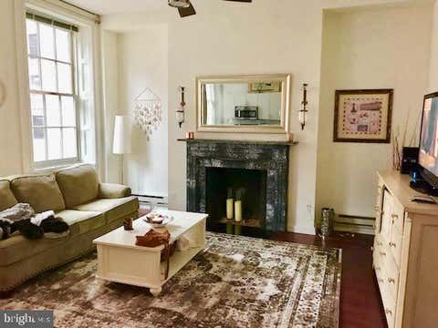 Condo For Rent - 1300 Spruce Street #2D<br/> PHILADELPHIA, PA 19107