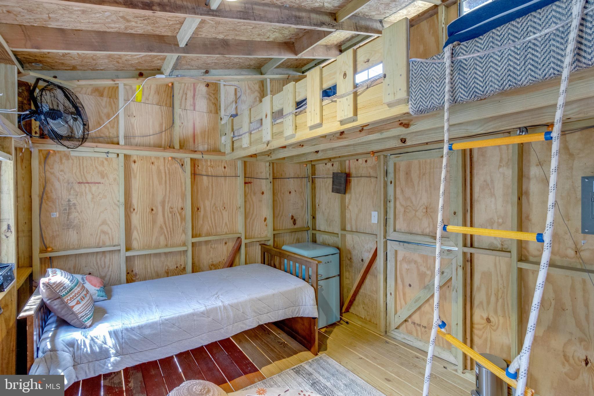 CRYSTAL SPRINGS - Residential