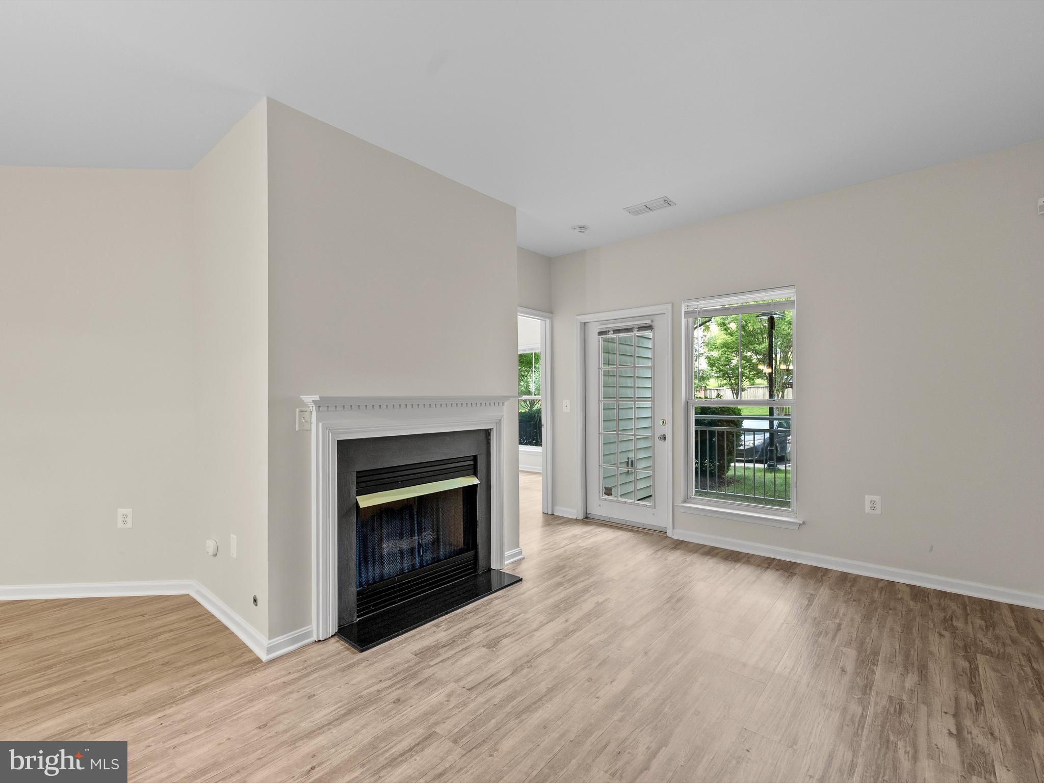 2911 DEER HOLLOW WAY 118