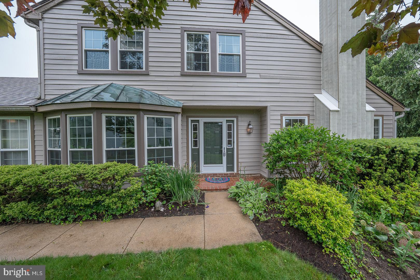 Welcome to 27 Manchester Court, a beautifully maintained end-unit townhome in the sought-after Highlands community, in the award-winning Tredyffrin-Easttown School District.
This light-filled 3-bedroom, 2.5-bath home offers a spacious and thoughtful layout, beginning with a dramatic two-story foyer. The main floor features a first-floor primary suite that includes a walk-in closet, dressing area, and an en-suite bath with a walk-in shower, jacuzzi tub, and a door to the patio. A large living room with a door to the patio and a wood-burning fireplace, a formal dining room, a powder room, and an updated kitchen that opens to the cozy family room.
The kitchen has large countertops, ample cabinetry, and updated appliances, including a new cooktop and double wall ovens, dishwasher, and refrigerator.
Upstairs, there are two additional bedrooms, a full bath, and generous walk-in storage. Enjoy private outdoor living on the secluded patio, perfect for morning coffee or evening grilling.
Additional features include a new HVAC system (2023), new insulation (2024), main-floor laundry, and a one-car attached garage with interior access and shelving.
This sun-filled home offers the perfect blend of comfort, convenience, and classic style—all in a quiet, walkable neighborhood with easy access to Berwyn's shops, dining, train station, and major routes.
This light-filled home offers the best of Main Line living—quiet, convenience, and a coveted Berwyn address—all just minutes from shops, restaurants, commuter routes, and parks.
