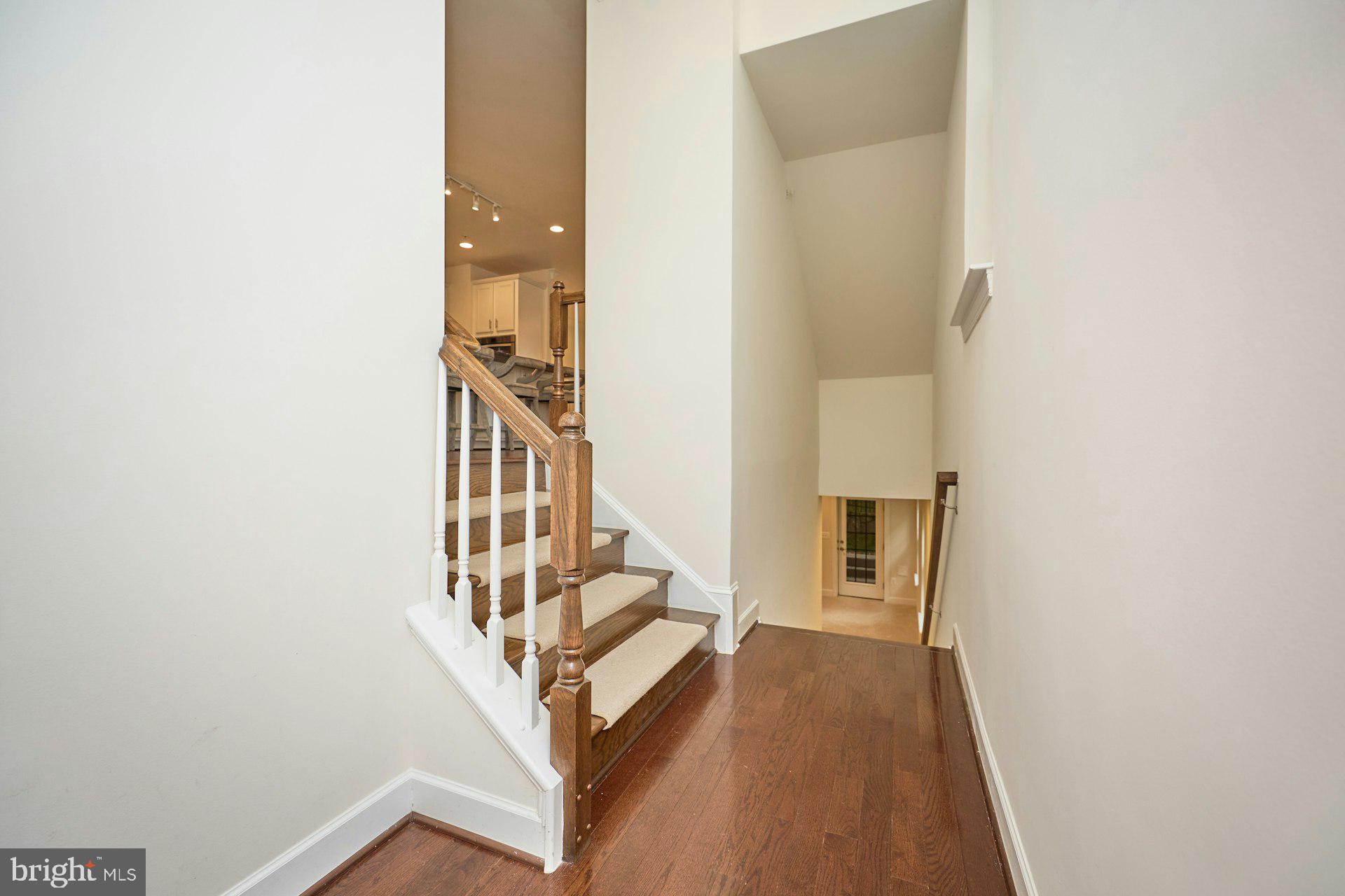 4092 GLENDALE WAY