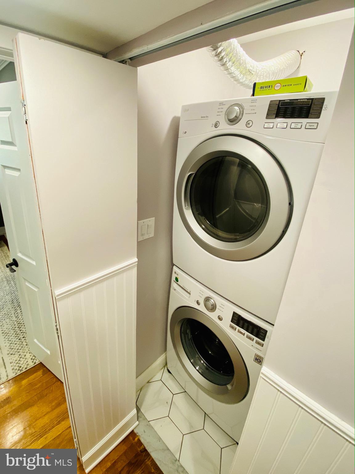 FOXHALL VILLAGE - Residential Lease