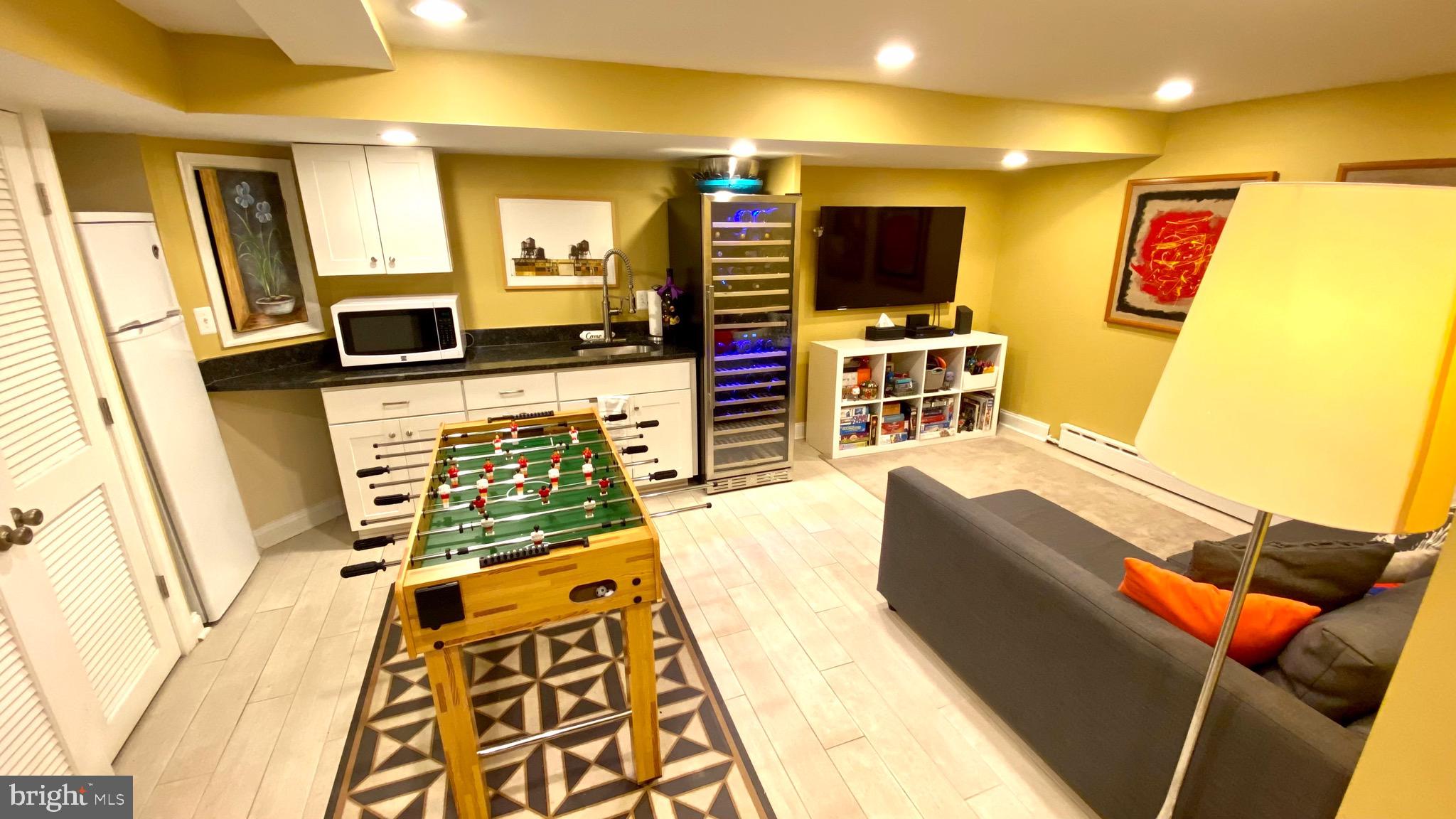 FOXHALL VILLAGE - Residential Lease