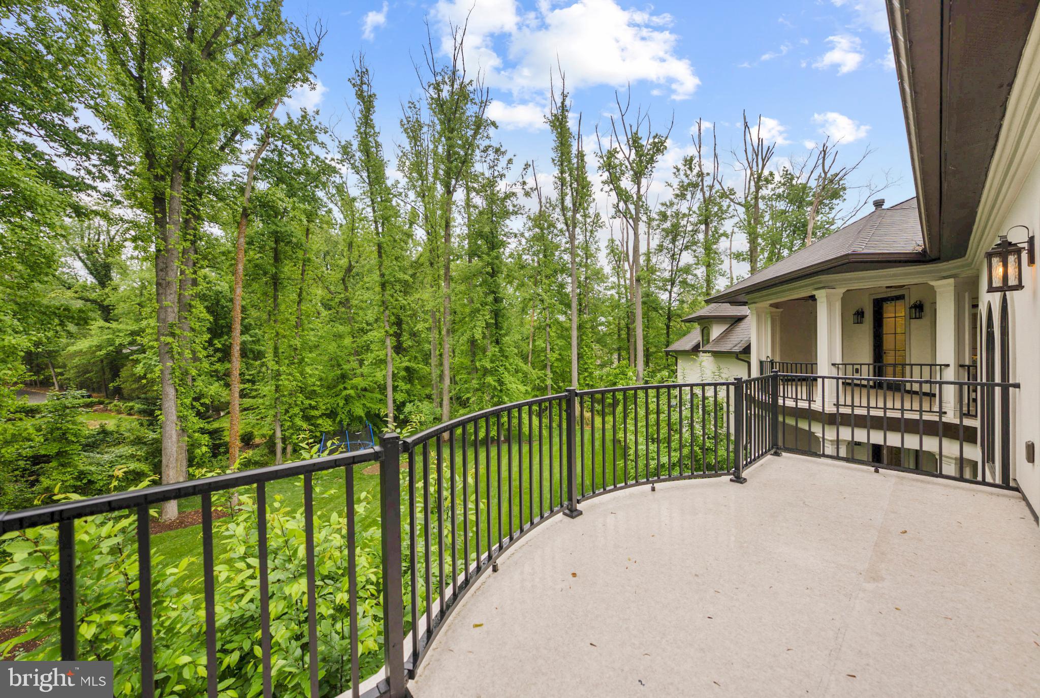 WOODSIDE ESTATES - Residential