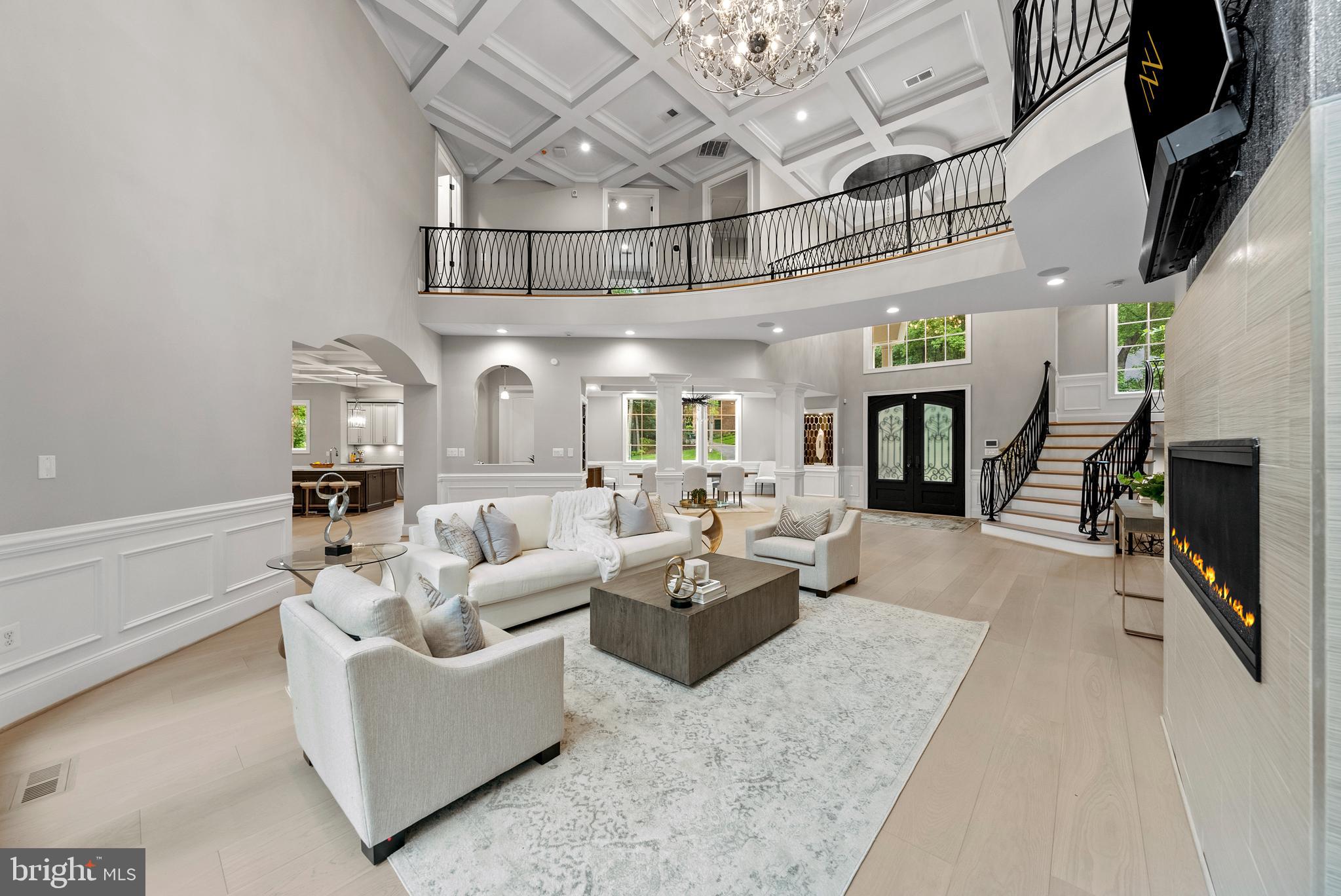 WOODSIDE ESTATES - Residential