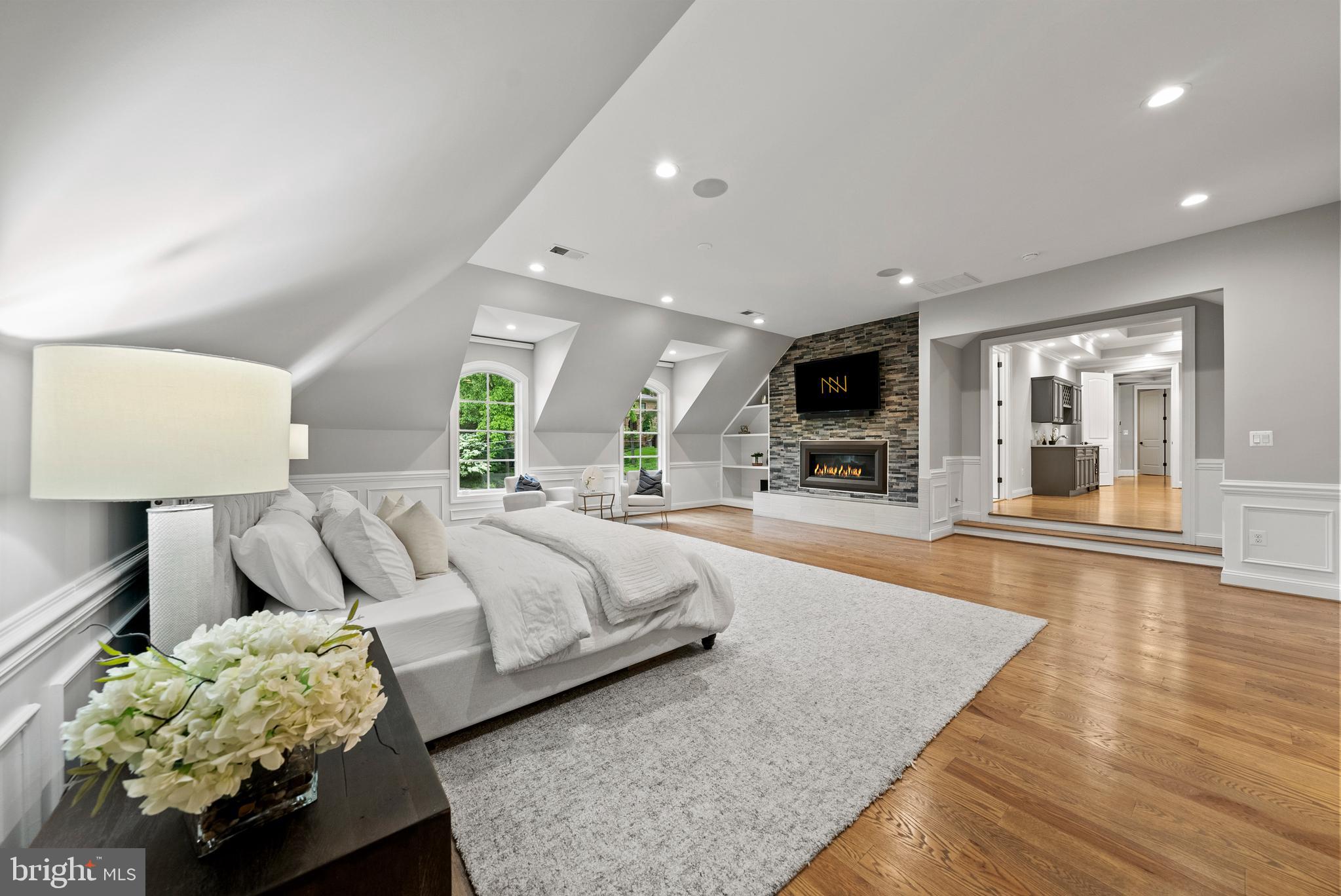 WOODSIDE ESTATES - Residential