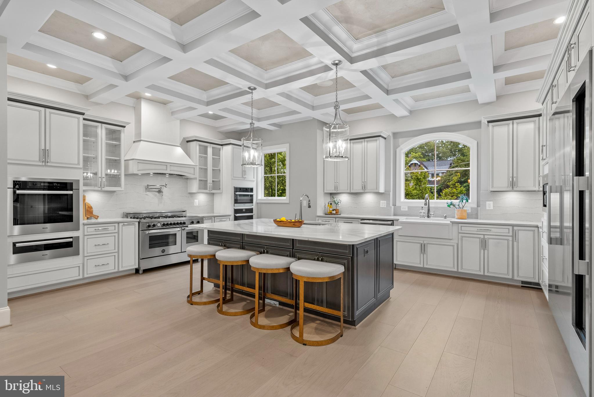 WOODSIDE ESTATES - Residential