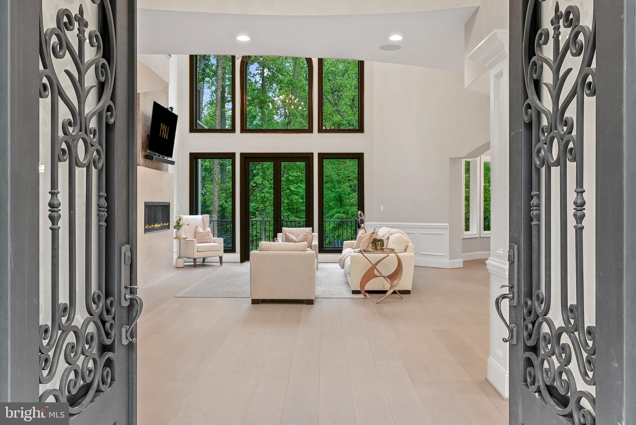 WOODSIDE ESTATES - Residential