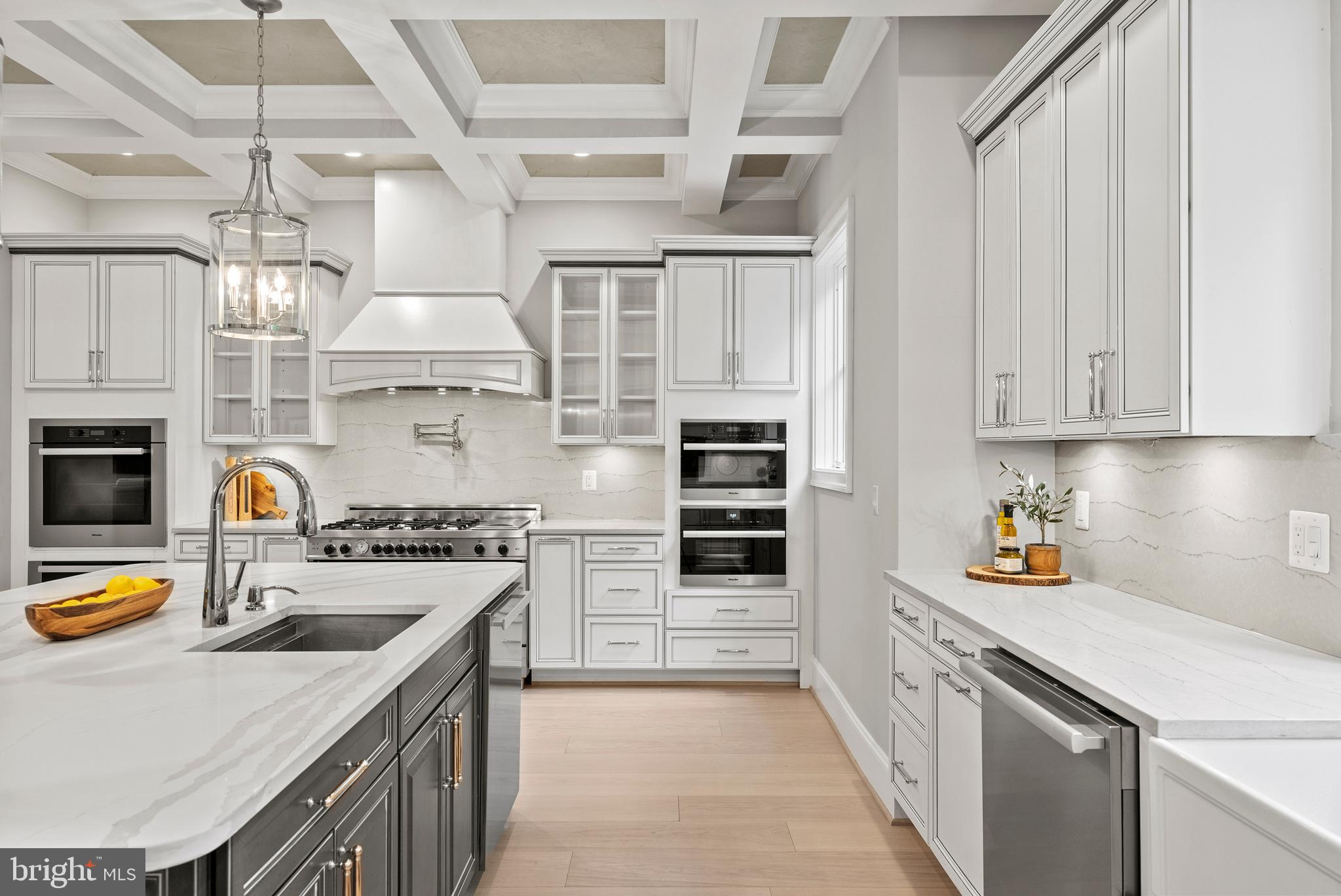 WOODSIDE ESTATES - Residential