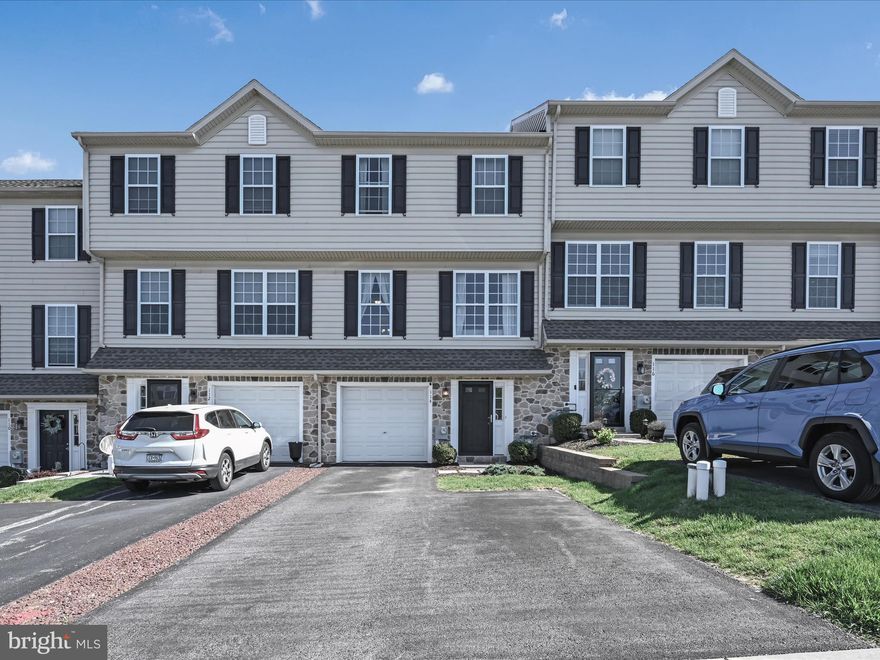 Showings begin Friday (4/26) -- Welcome to the peaceful community of Southview! This home was built in 2020 and is the newest one in the neighborhood. This home has 2100 square feet of finished space and is decked out top to bottom. Downstairs you'll find an incredible den which is perfect for an office, relaxing or watching movies. On the main floor you'll find an incredible open-concept space leading out to your back deck and large back yard. This property is perfect for entertaining. Upstairs you'll discover a large primary suite with sunroom extension. In Southview you get to relax while the community handles your mowing and snow removal. This is the perfect opportunity to live in low-maintenance home in a quiet community with easy access to major highways, train station, shops and restaurants. Reach out today to schedule a showing!