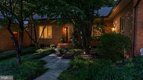 Townhouse For Sale - 18 Seminary Drive<br/> LUTHERVILLE TIMONIUM, MD 21093