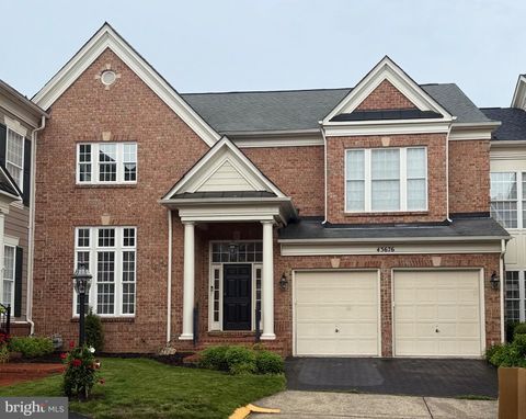 Photo of 43676 Warbler Square, LEESBURG, VA 20176 (MLS # VALO2129452)