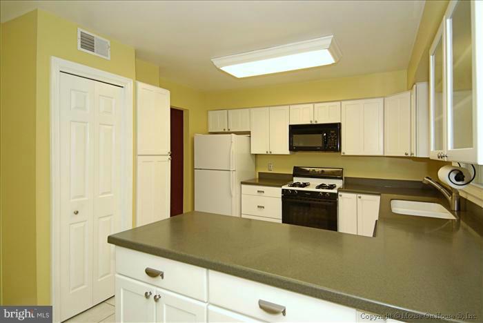 HUNTER VILLAGE - Residential Lease