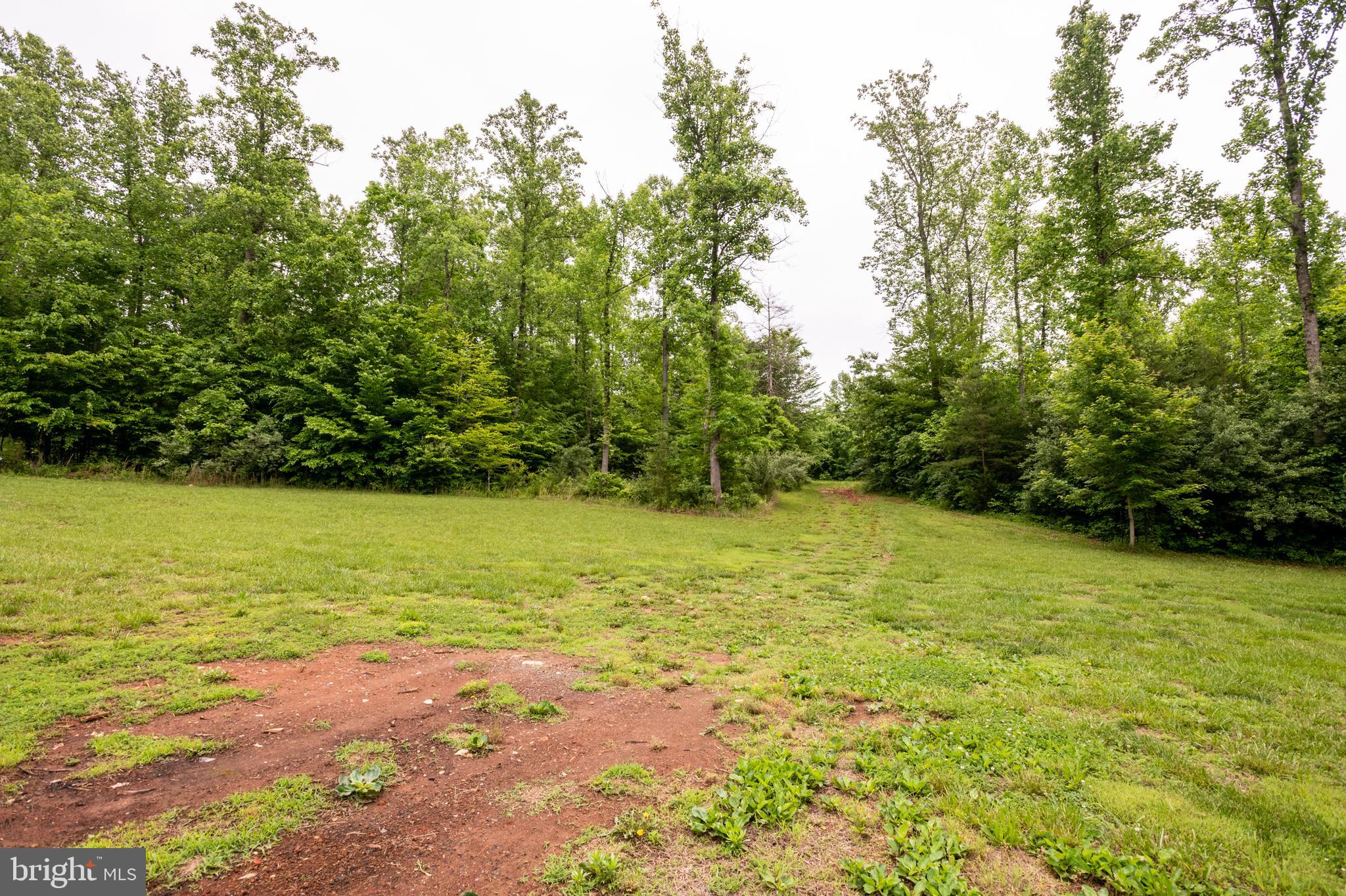 ASHBOURNE FARMS - Land