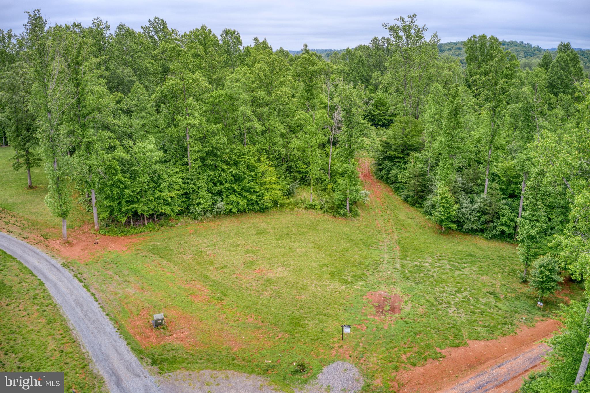 ASHBOURNE FARMS - Land