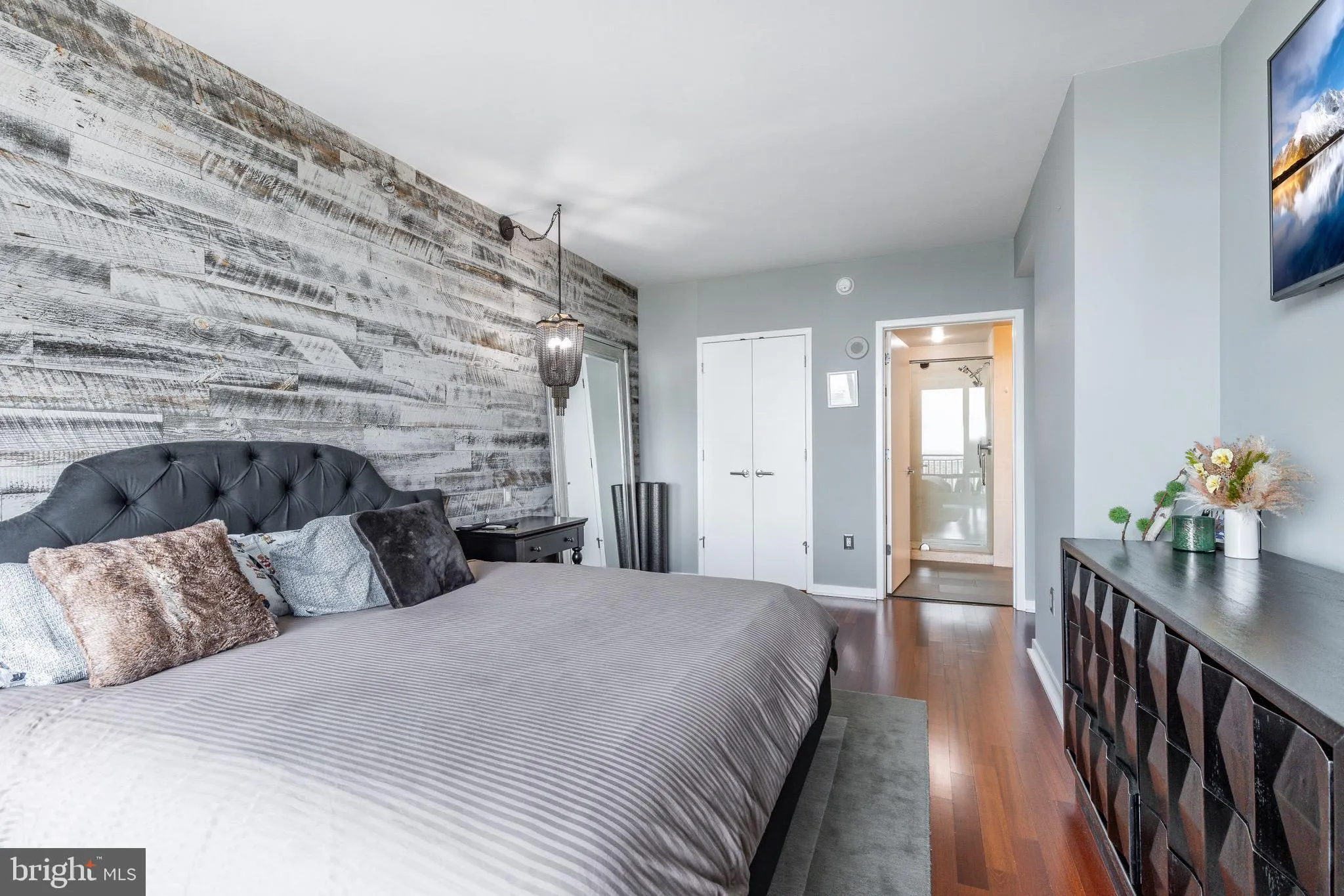 Philadelphia, Pennsylvania 19103, United States, 1 Bedroom Bedrooms, ,2 BathroomsBathrooms,Residential,Pending,42178