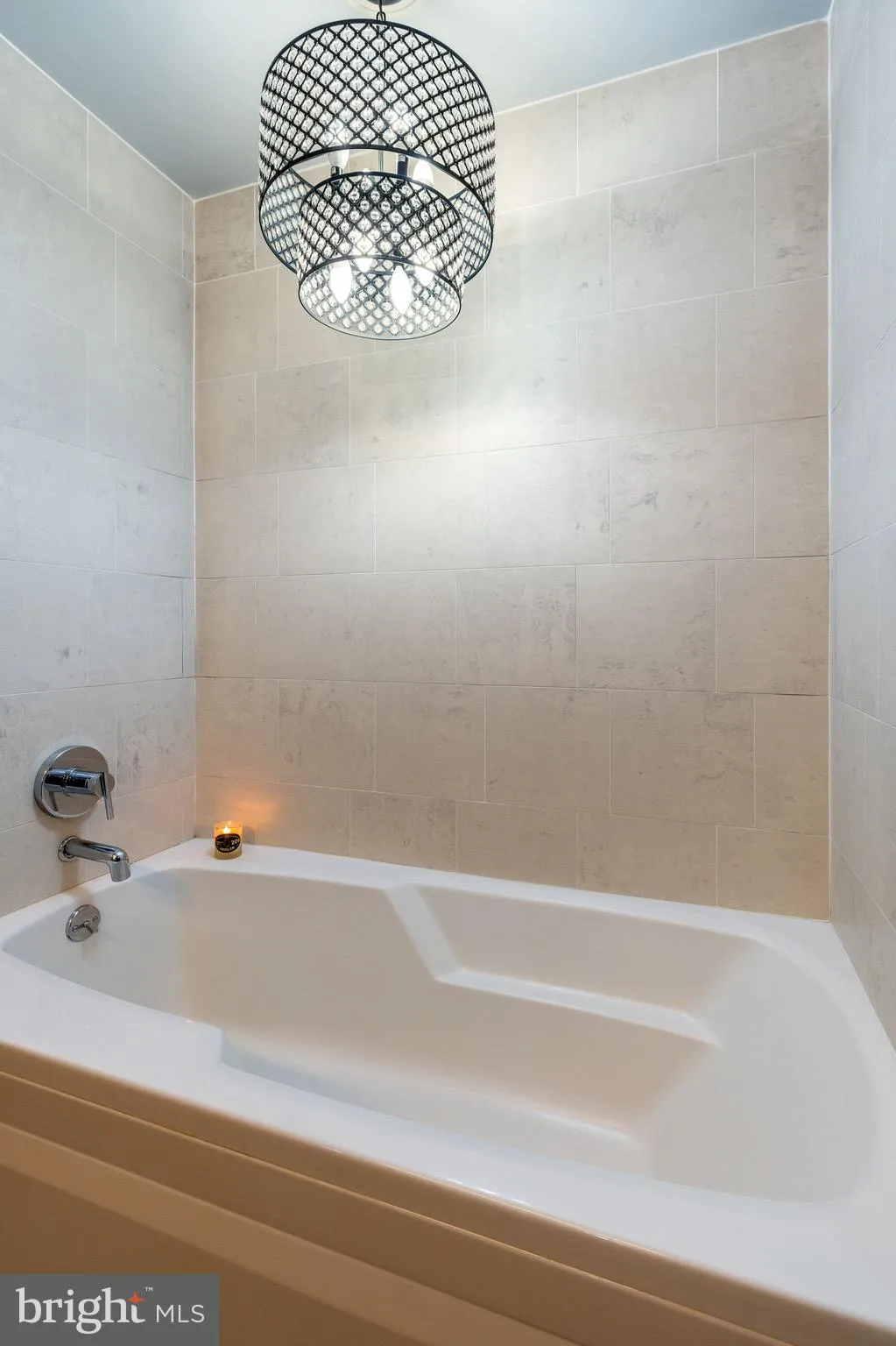 Philadelphia, Pennsylvania 19103, United States, 1 Bedroom Bedrooms, ,2 BathroomsBathrooms,Residential,Pending,42178