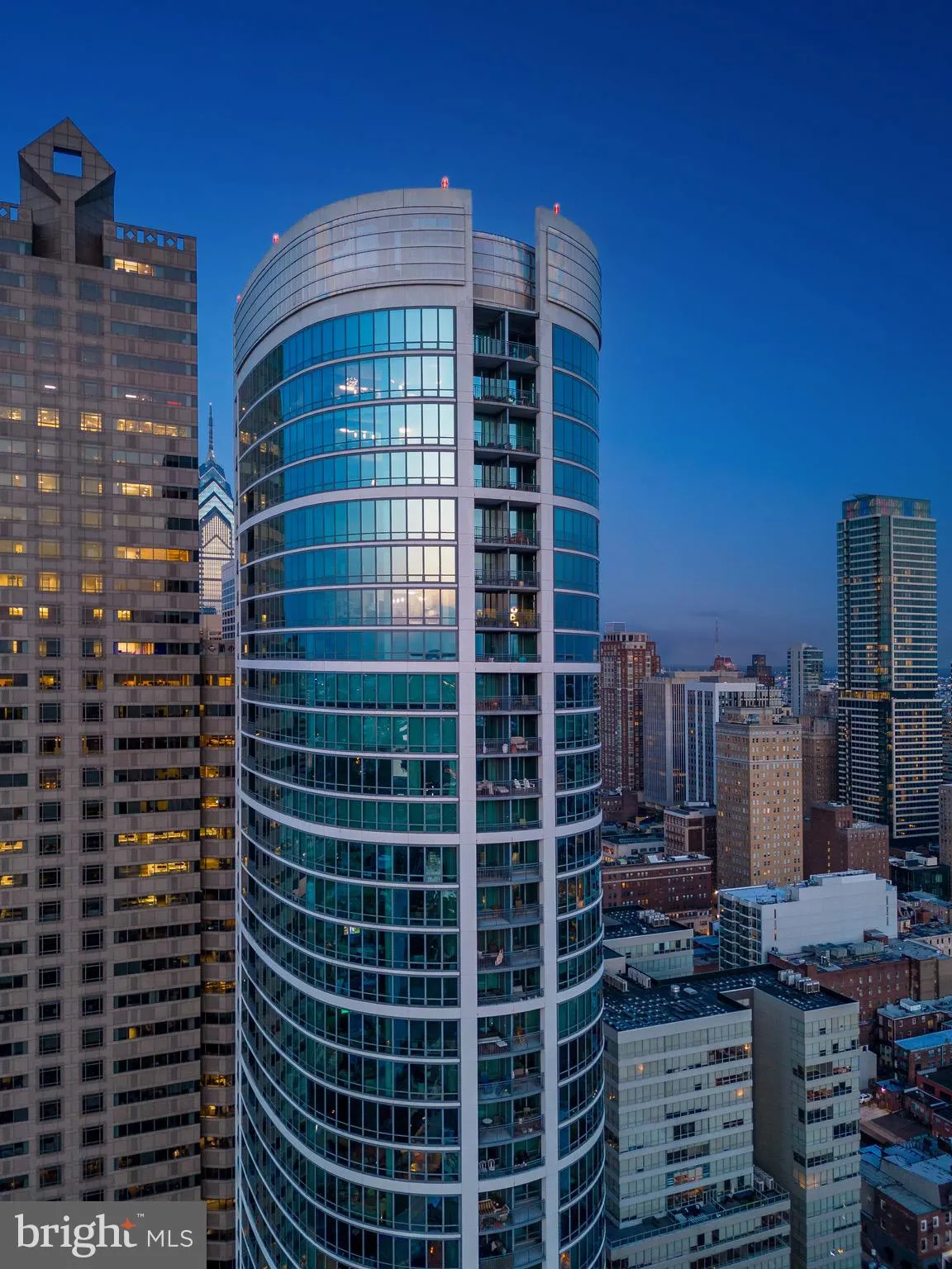 Philadelphia, Pennsylvania 19103, United States, 1 Bedroom Bedrooms, ,2 BathroomsBathrooms,Residential,Pending,42178