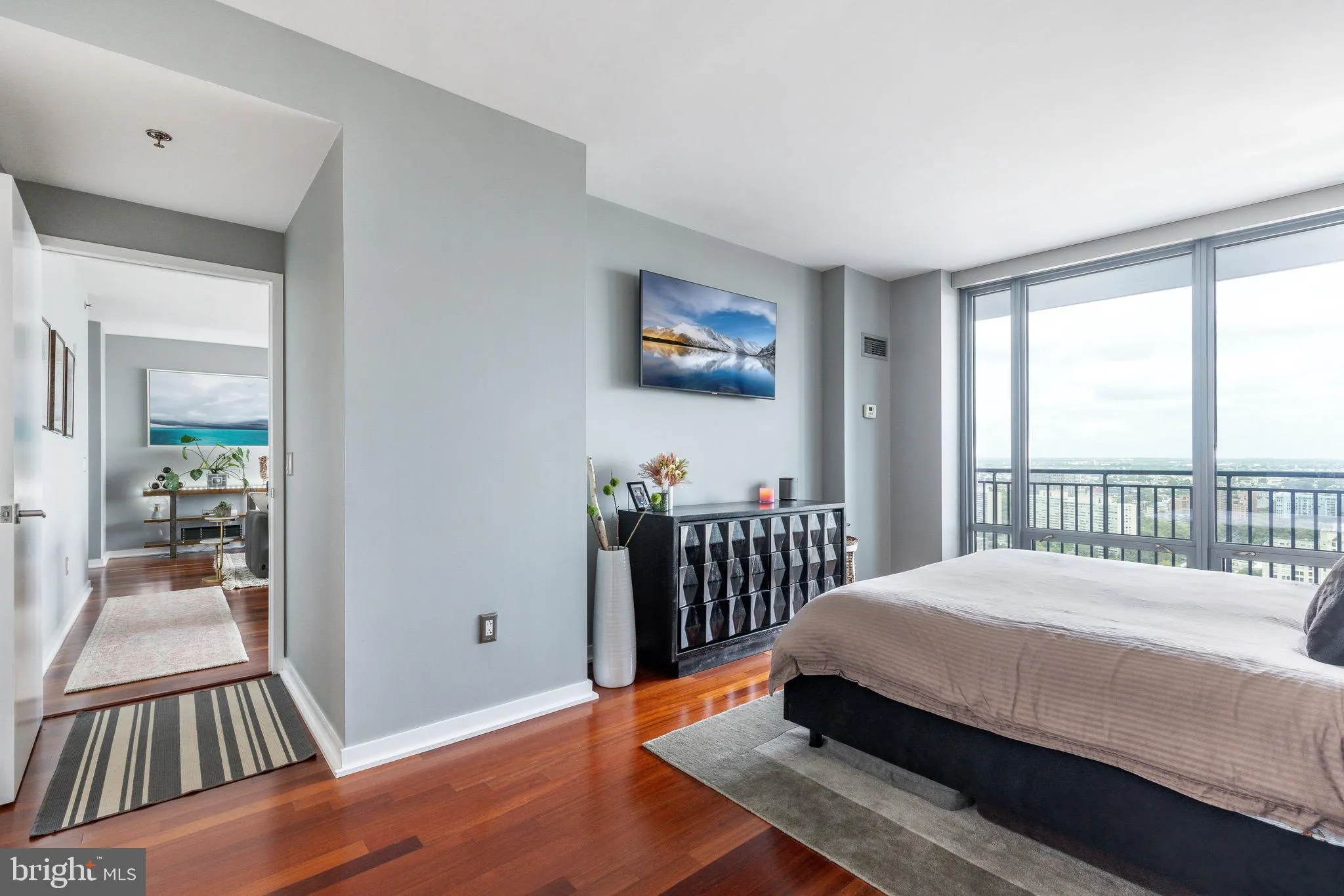 Philadelphia, Pennsylvania 19103, United States, 1 Bedroom Bedrooms, ,2 BathroomsBathrooms,Residential,Pending,42178