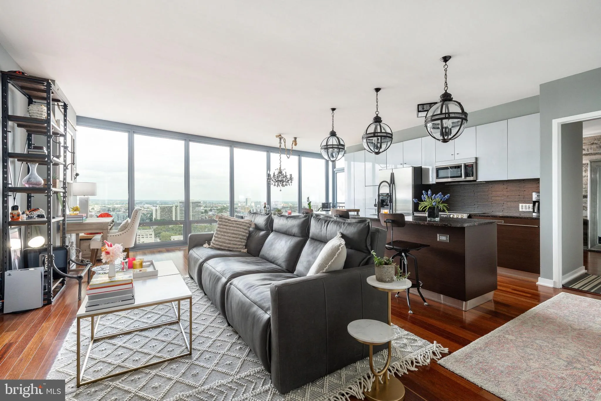 Philadelphia, Pennsylvania 19103, United States, 1 Bedroom Bedrooms, ,2 BathroomsBathrooms,Residential,Pending,42178