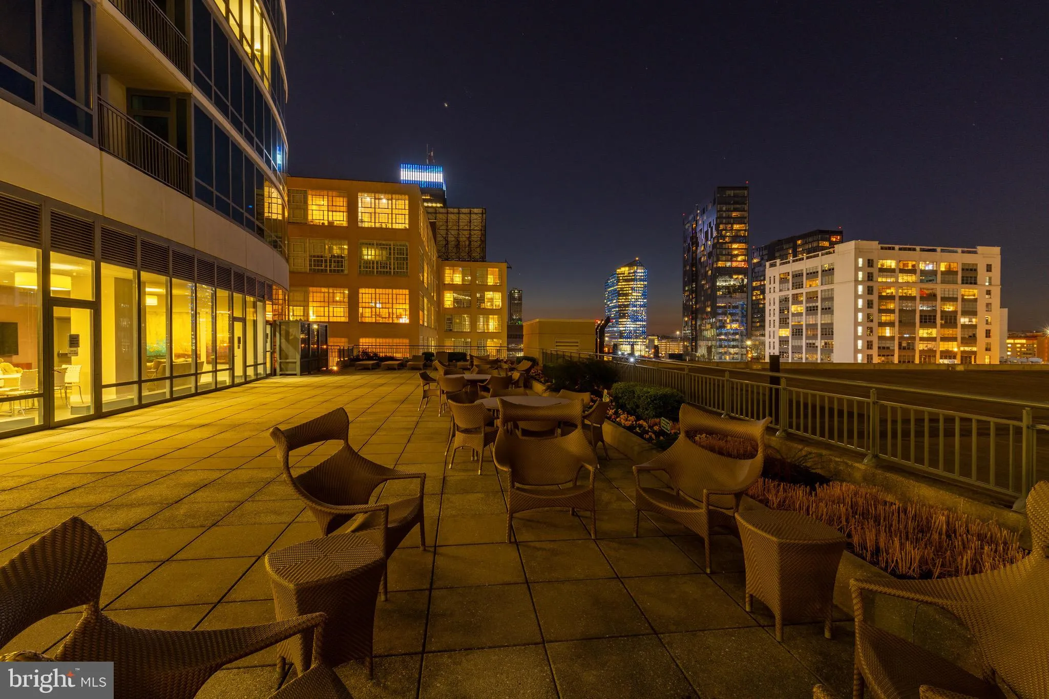 Philadelphia, Pennsylvania 19103, United States, 1 Bedroom Bedrooms, ,2 BathroomsBathrooms,Residential,Pending,42178