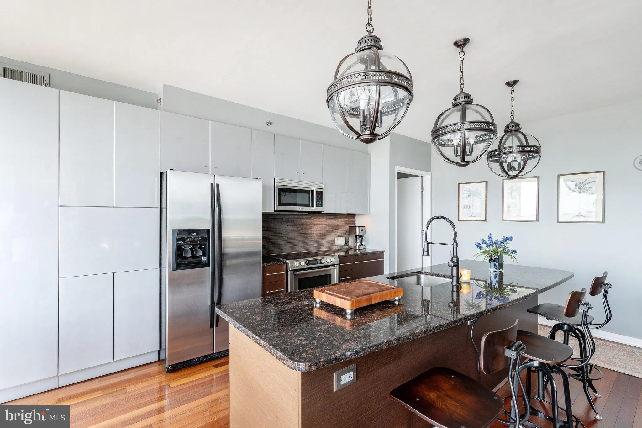 Philadelphia, Pennsylvania 19103, United States, 1 Bedroom Bedrooms, ,2 BathroomsBathrooms,Residential,Pending,42178