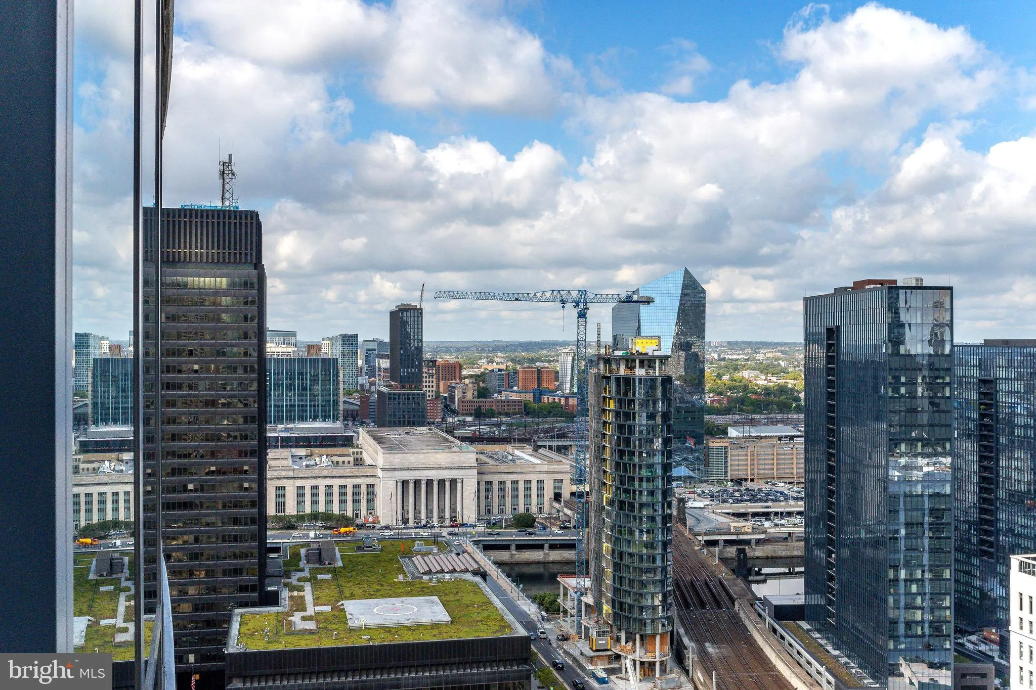 Philadelphia, Pennsylvania 19103, United States, 1 Bedroom Bedrooms, ,2 BathroomsBathrooms,Residential,Pending,42178