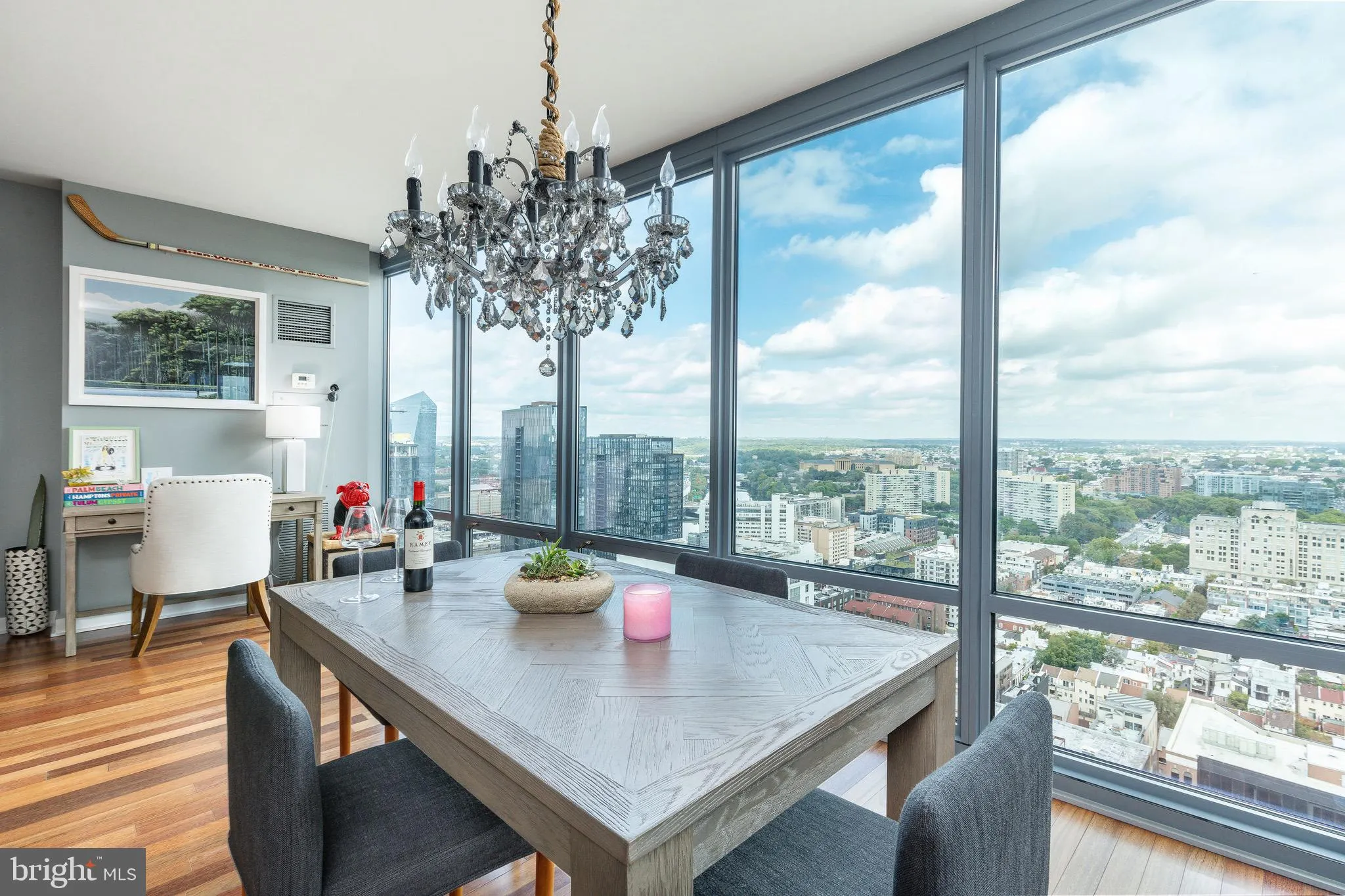 Philadelphia, Pennsylvania 19103, United States, 1 Bedroom Bedrooms, ,2 BathroomsBathrooms,Residential,Pending,42178