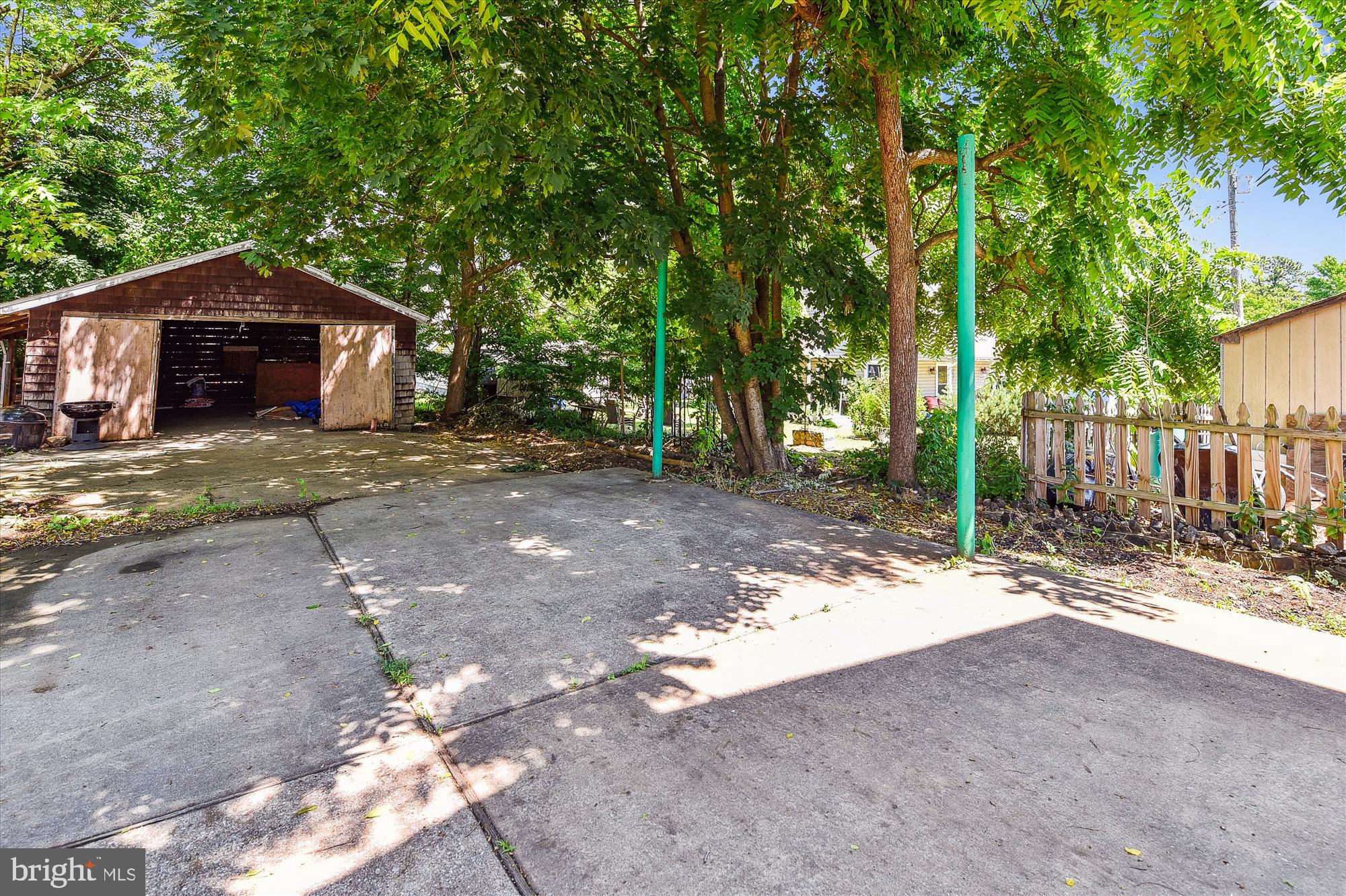 WINDSOR MILL - Residential