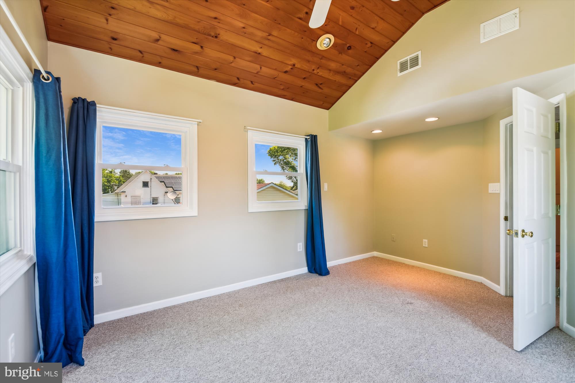 WINDSOR MILL - Residential