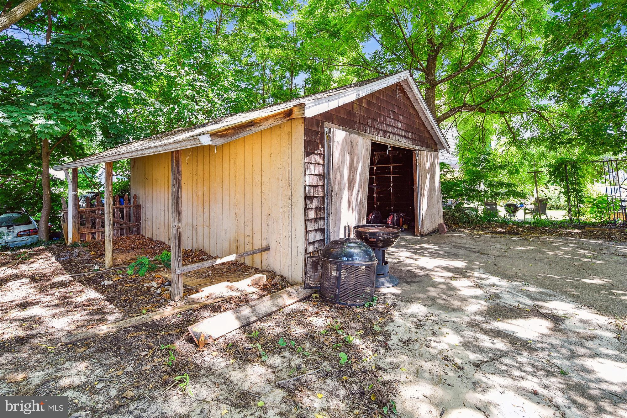 WINDSOR MILL - Residential