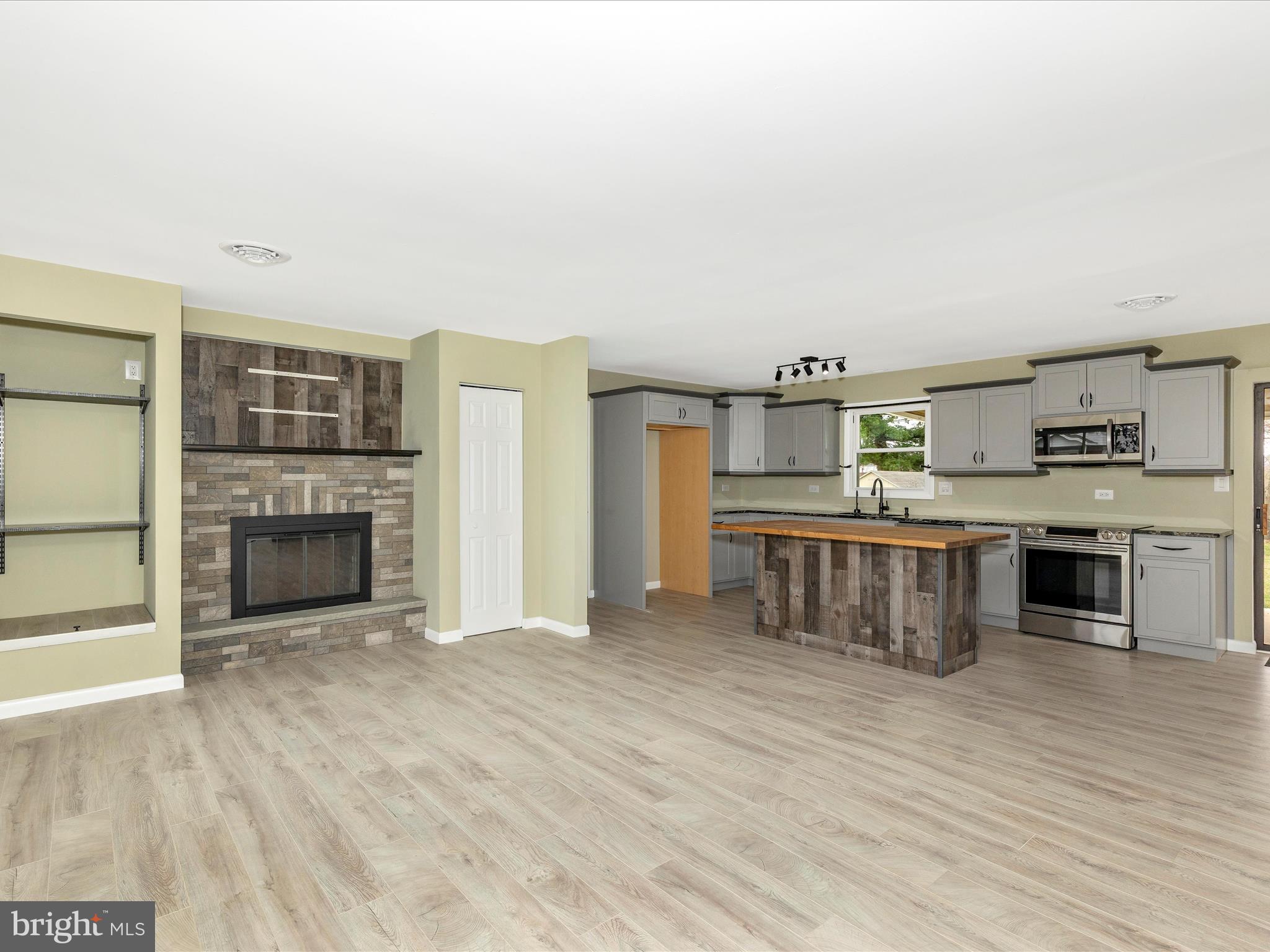 FAYETTEVILLE - Residential