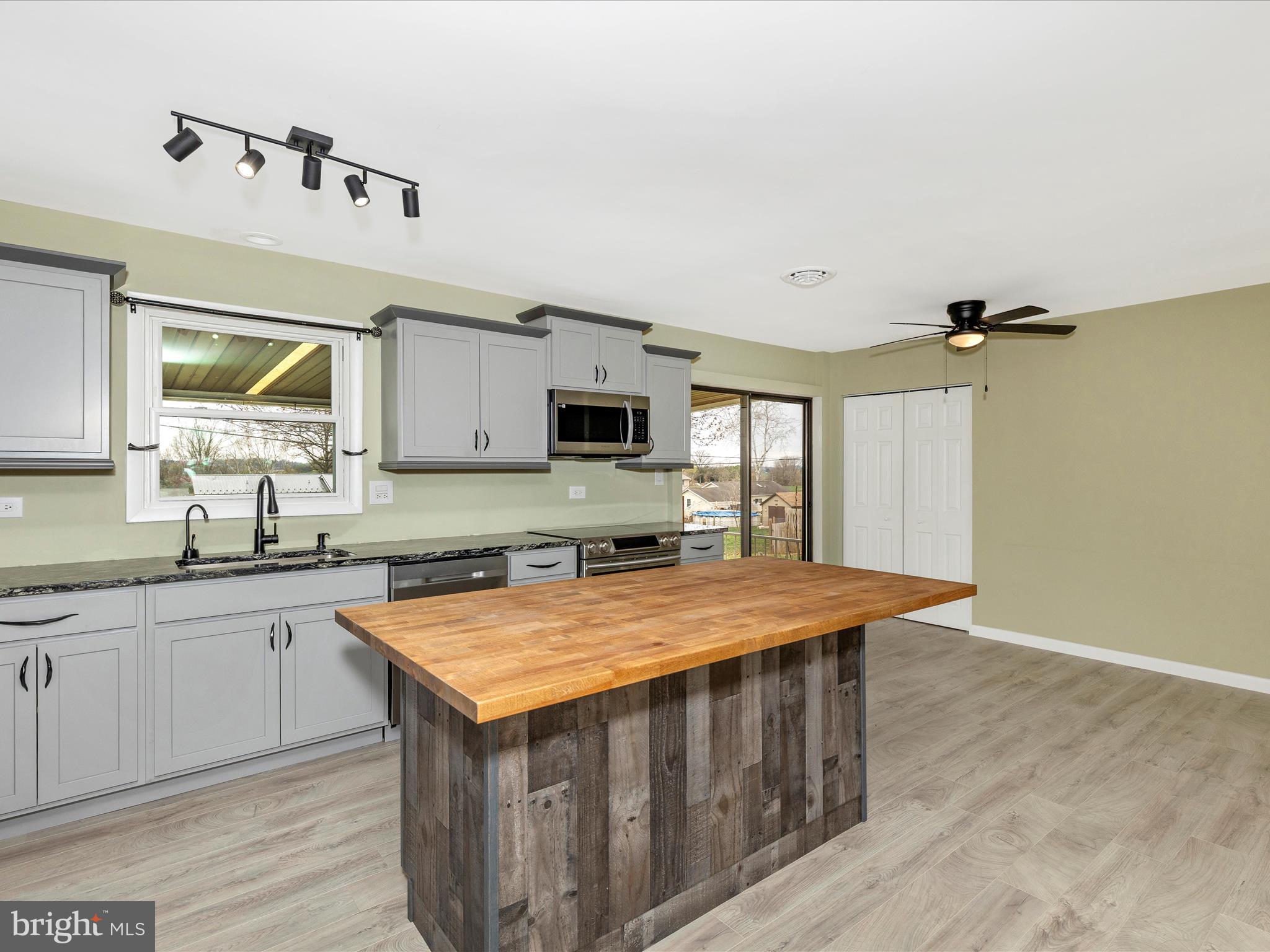 FAYETTEVILLE - Residential