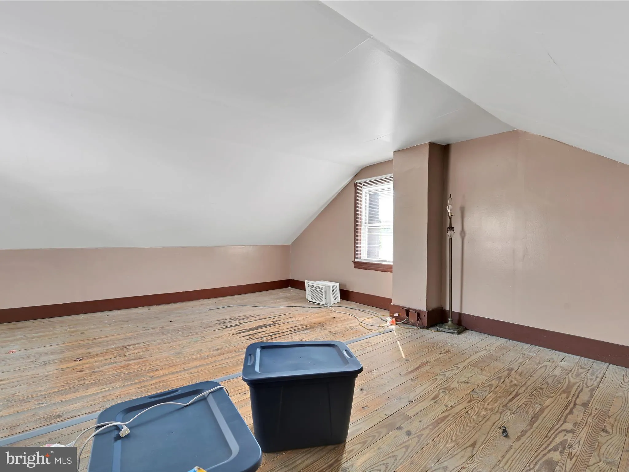 Saint Clair, Pennsylvania 17970, United States, 3 Bedrooms Bedrooms, ,2 BathroomsBathrooms,Residential,Pending,127459