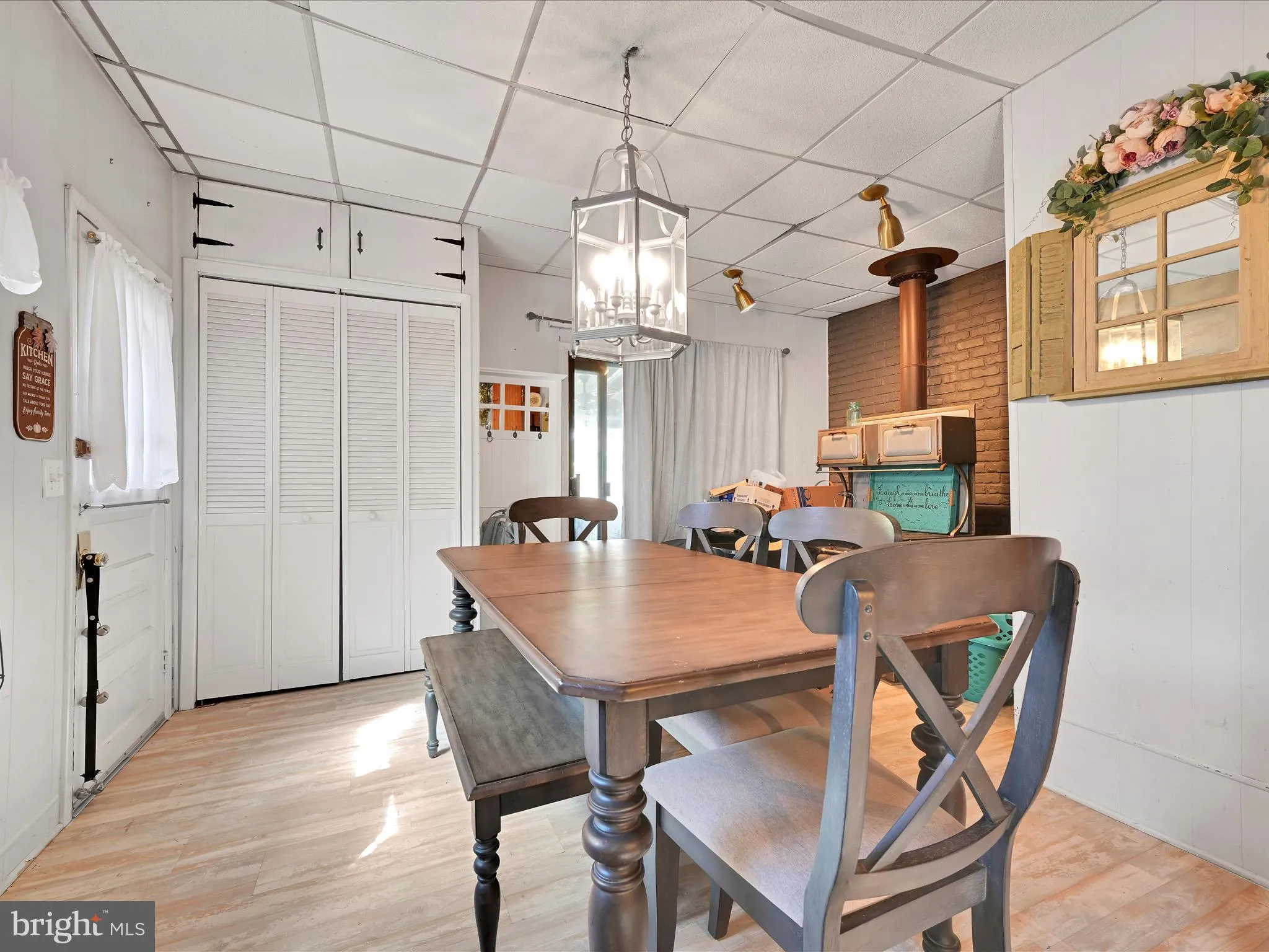 Saint Clair, Pennsylvania 17970, United States, 3 Bedrooms Bedrooms, ,2 BathroomsBathrooms,Residential,Pending,127459