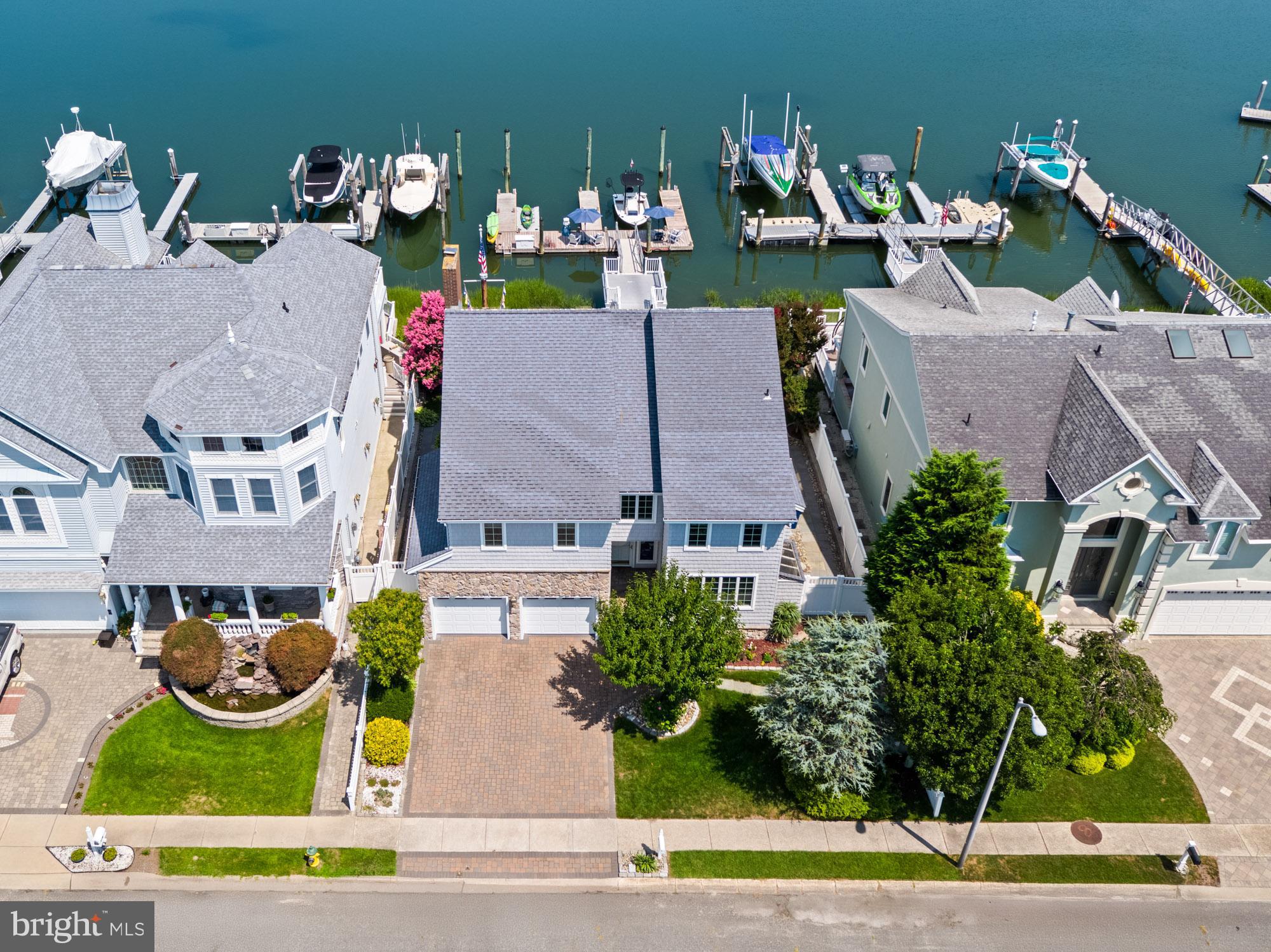 87 LAGOON BOULEVARD