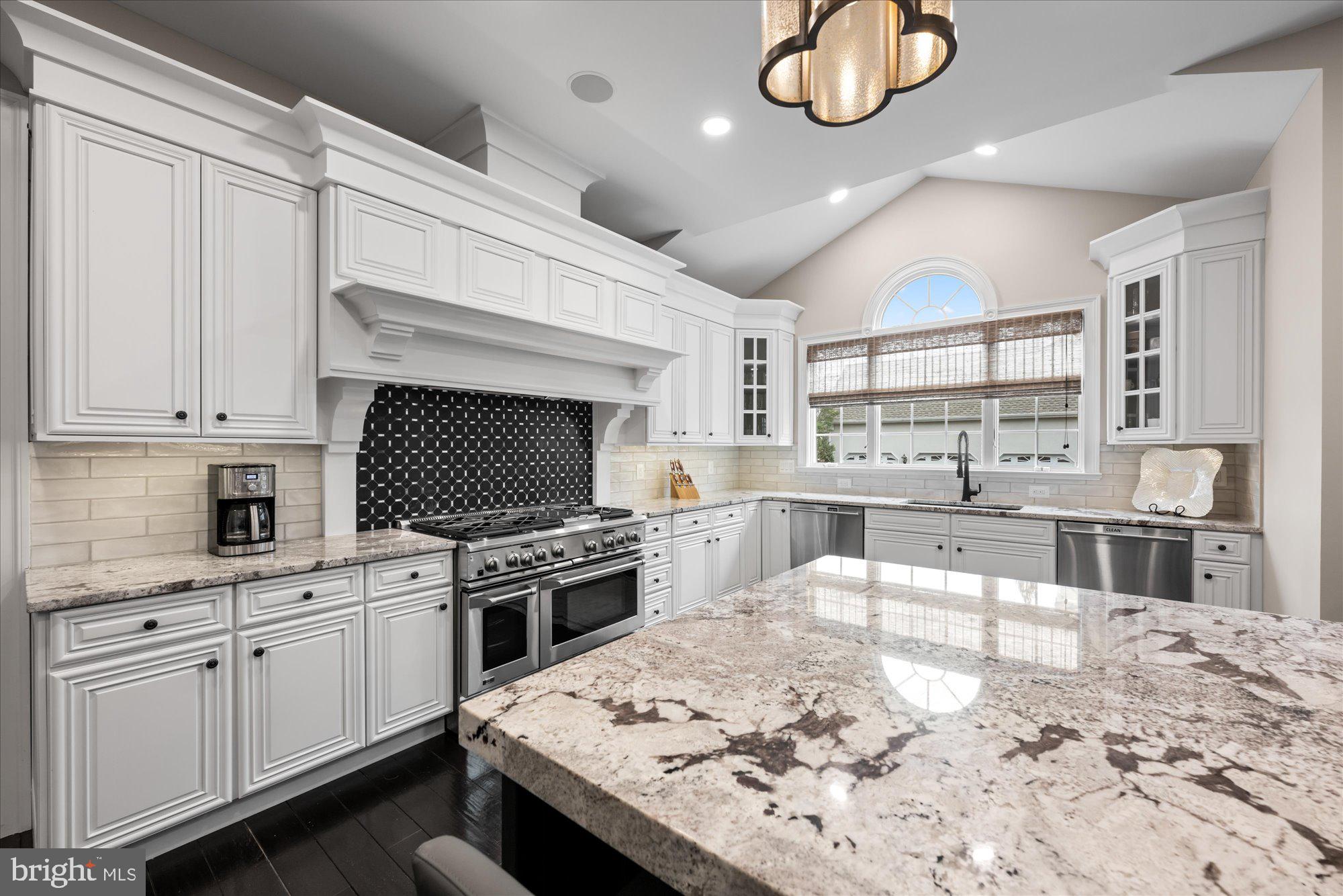 BELMONT COUNTRY CLUB - Residential