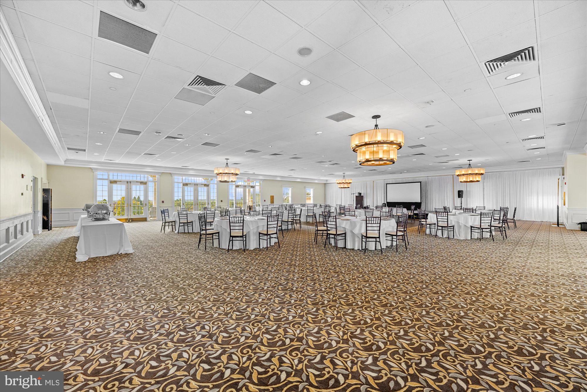 BELMONT COUNTRY CLUB - Residential