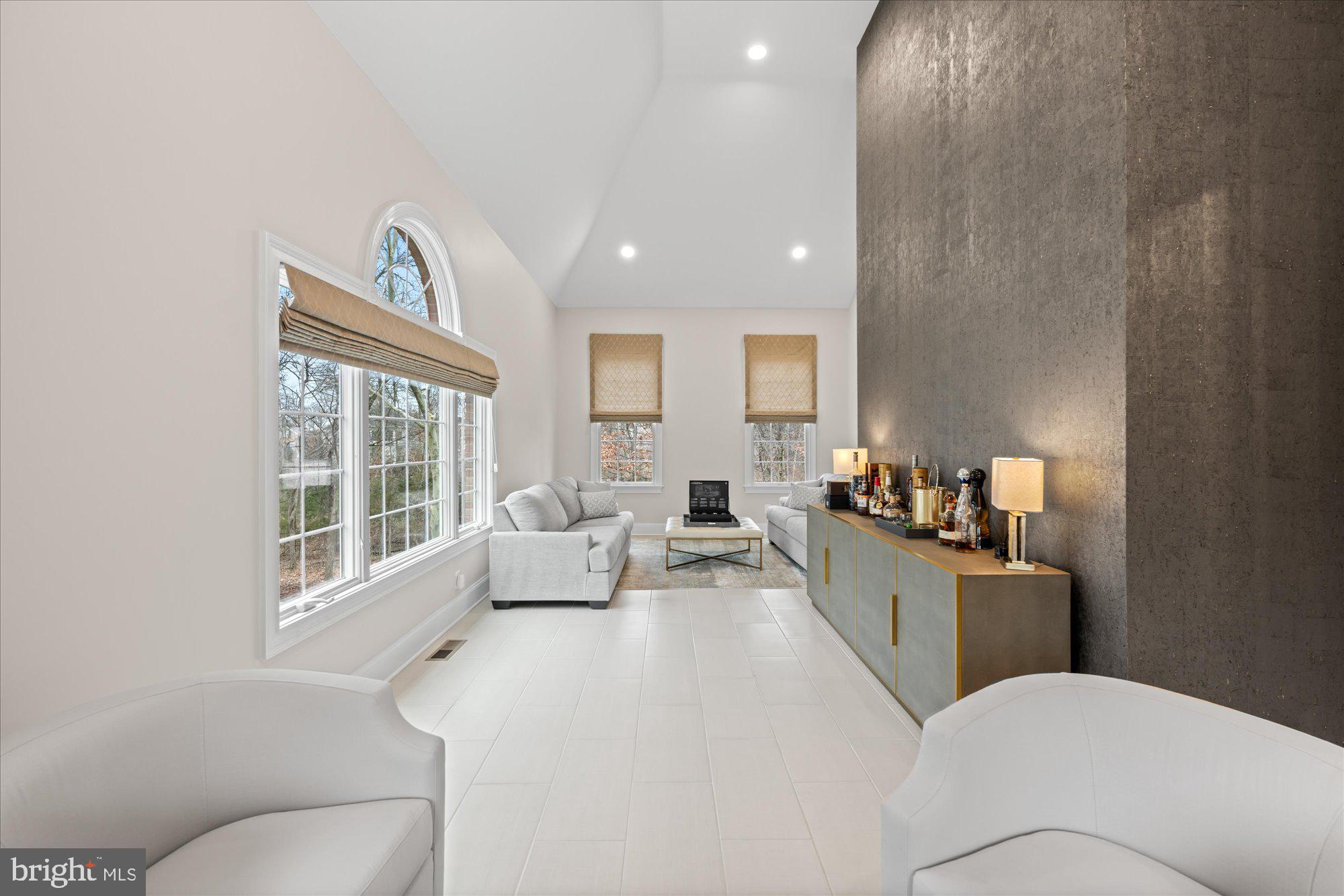 BELMONT COUNTRY CLUB - Residential