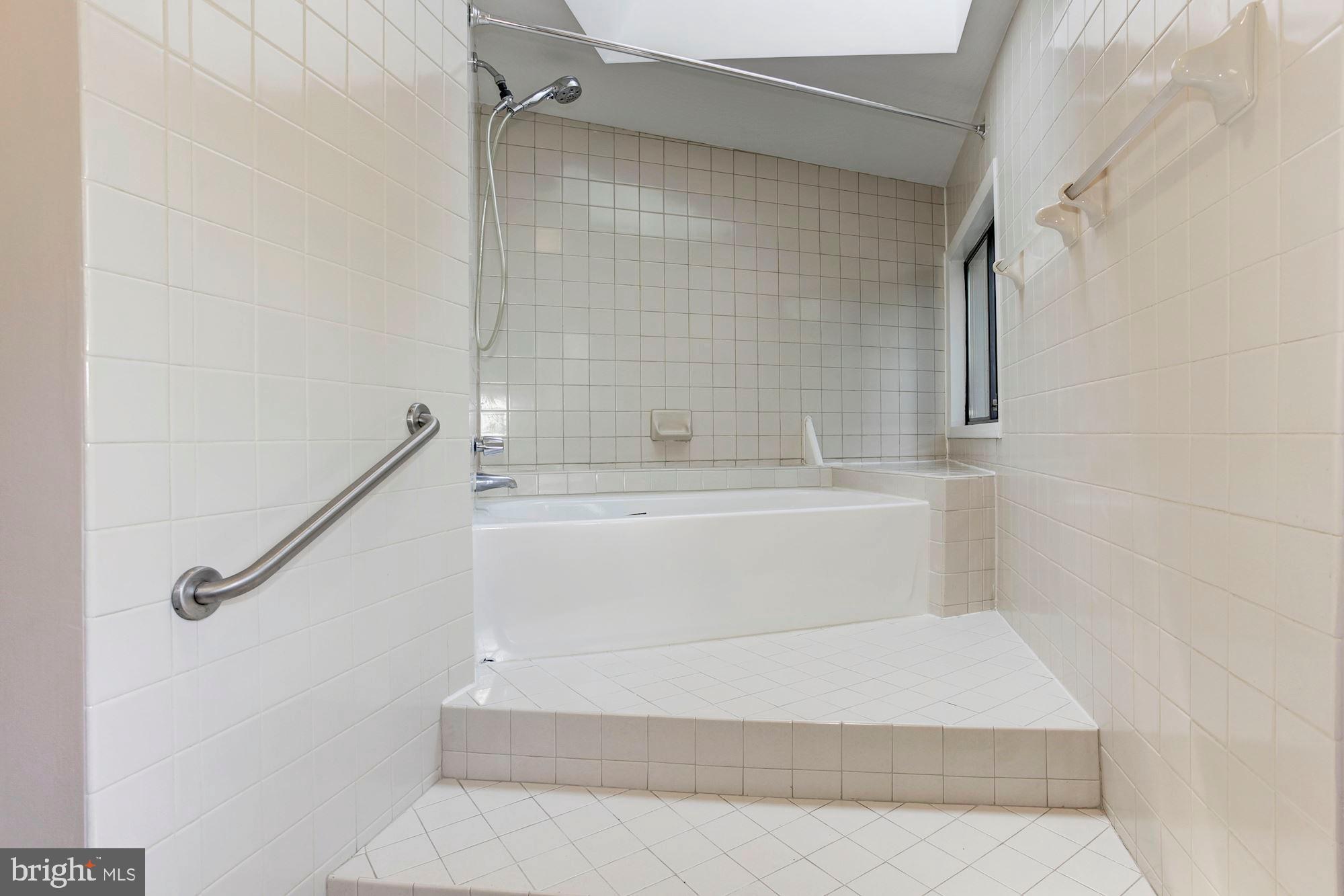 SEMINARY WALK - Residential