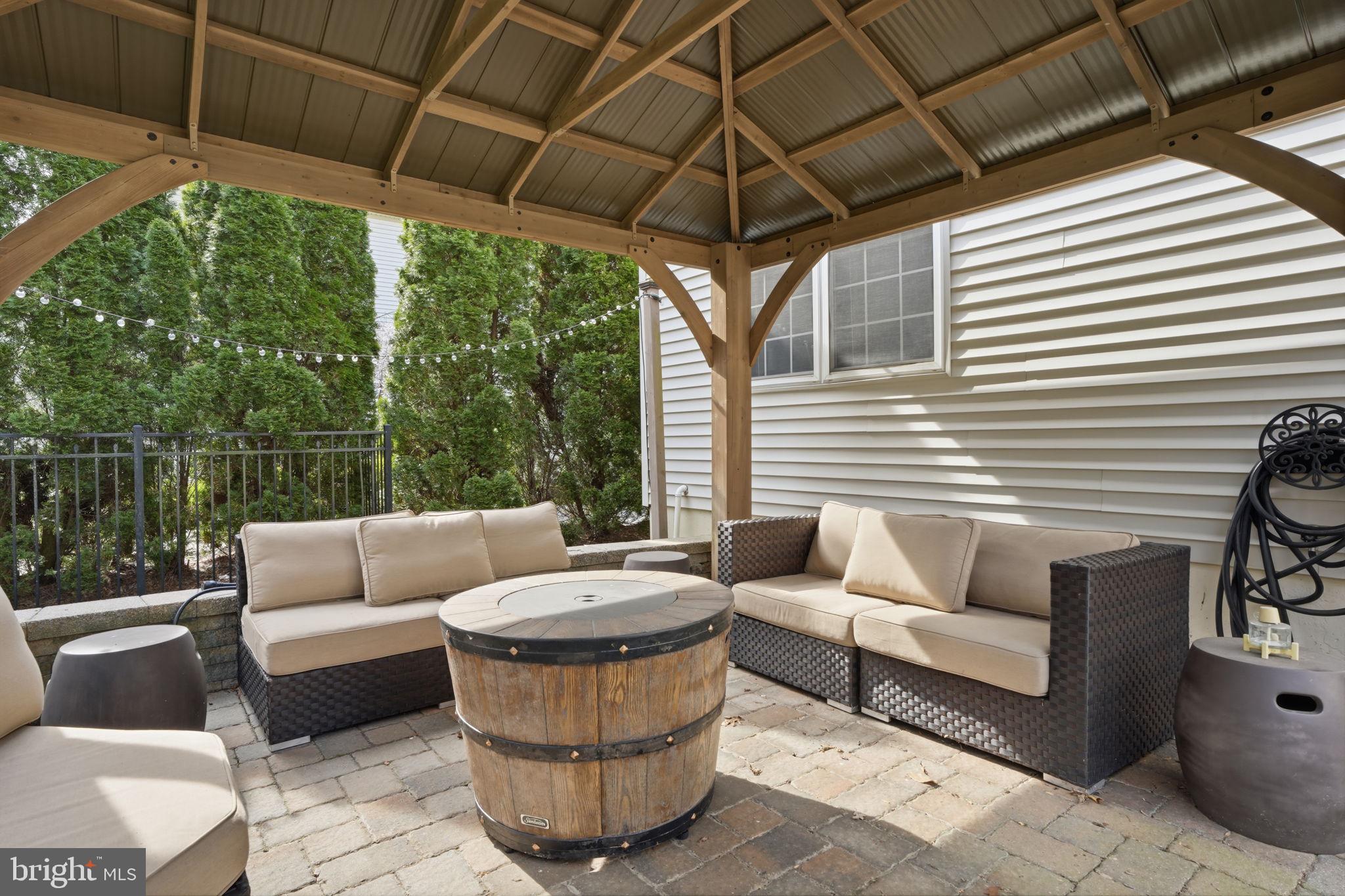 WINDSOR SQUARE - Residential