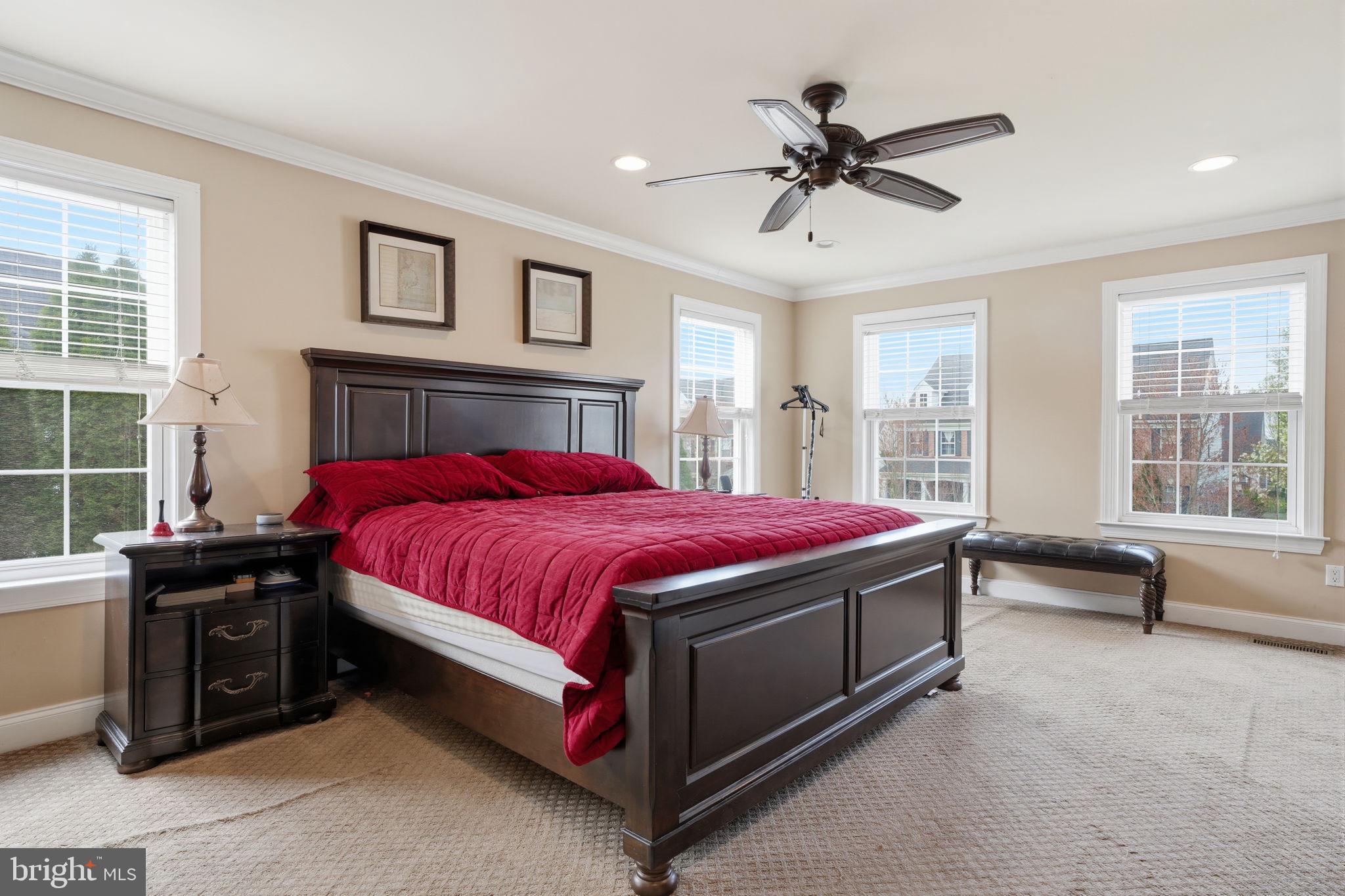 WINDSOR SQUARE - Residential