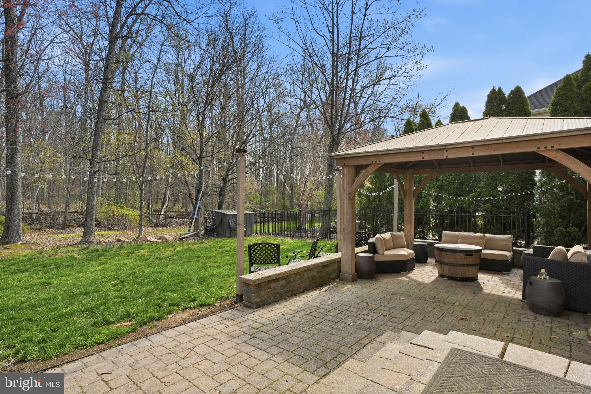 WINDSOR SQUARE - Residential