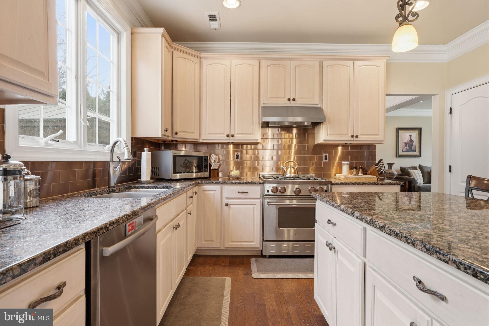 WINDSOR SQUARE - Residential