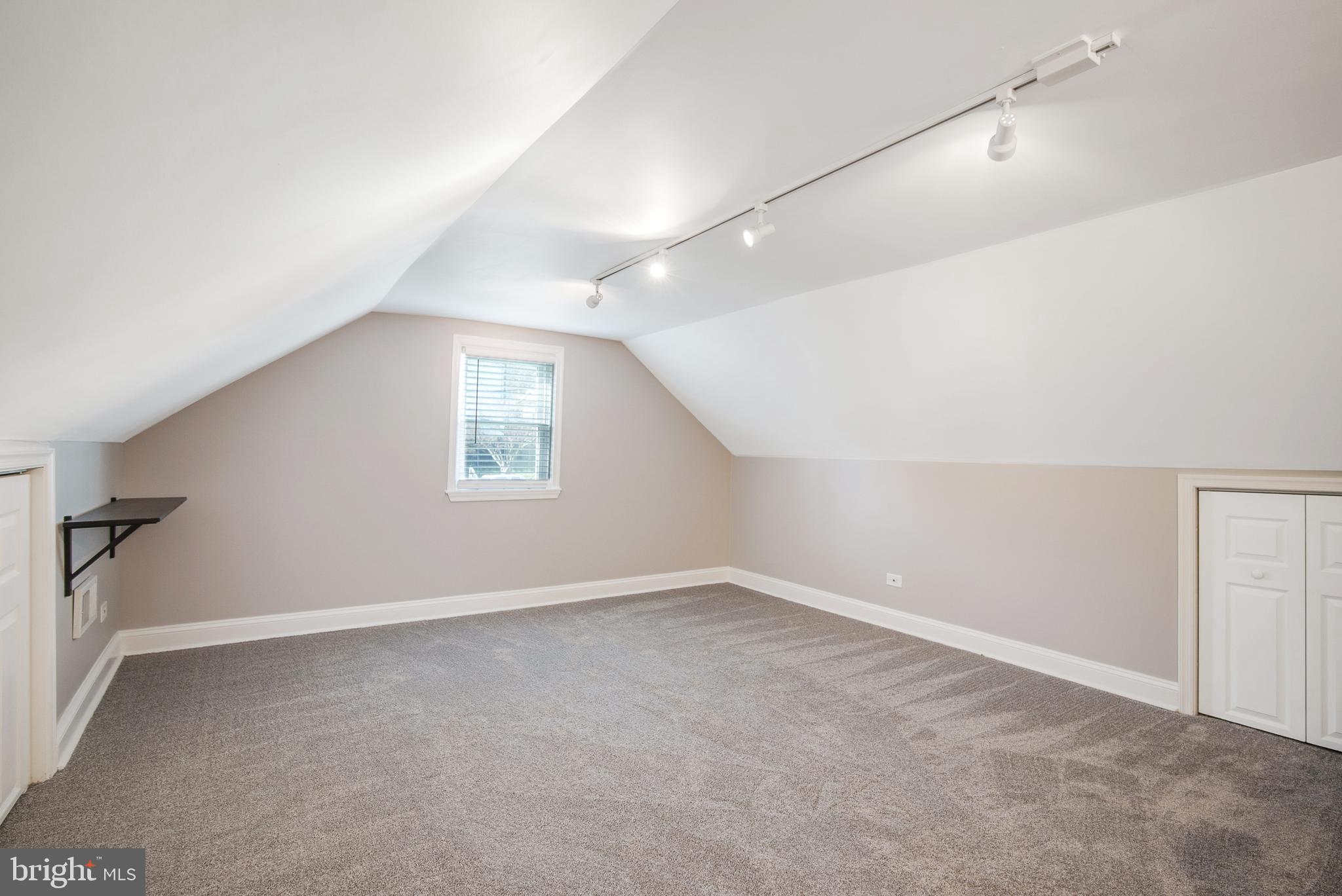 FRANKFORD - Residential