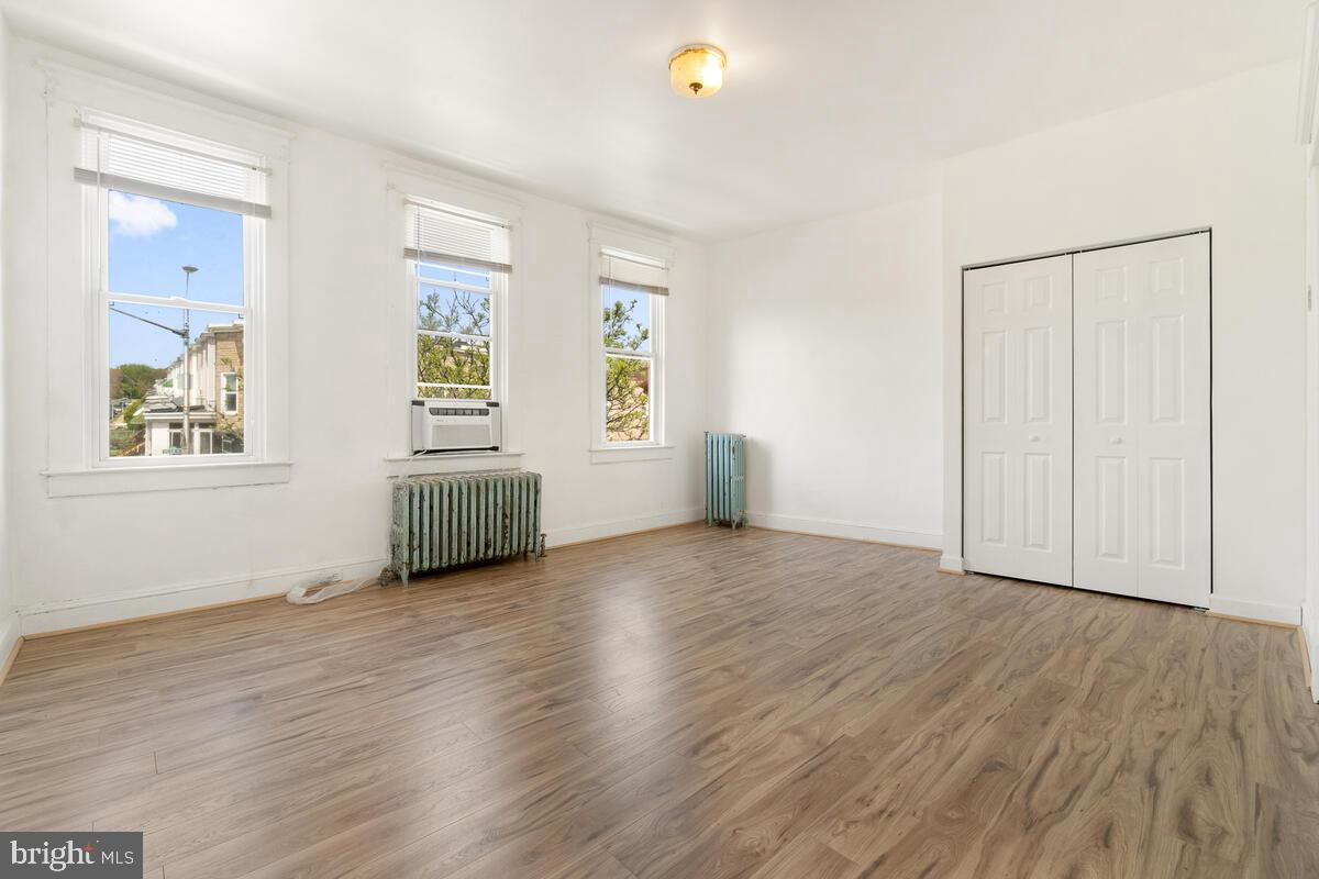 BELAIR-EDISON - Commercial Lease